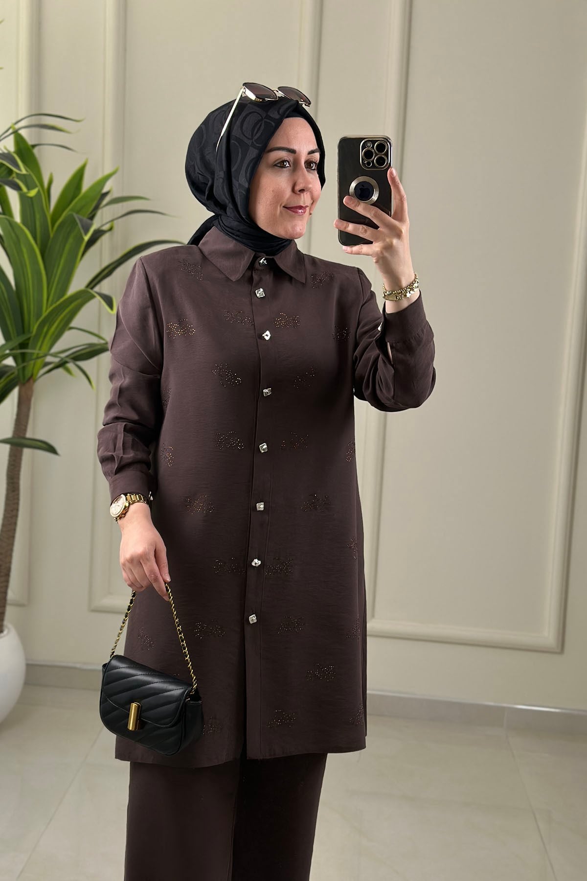 Tesettür Pantolonlu TakımTensel Qupra Önü Düğmeli Taş Detaylı Tunik ve Pantolon Kadın İkili Takım Kahverengi DRN 3114