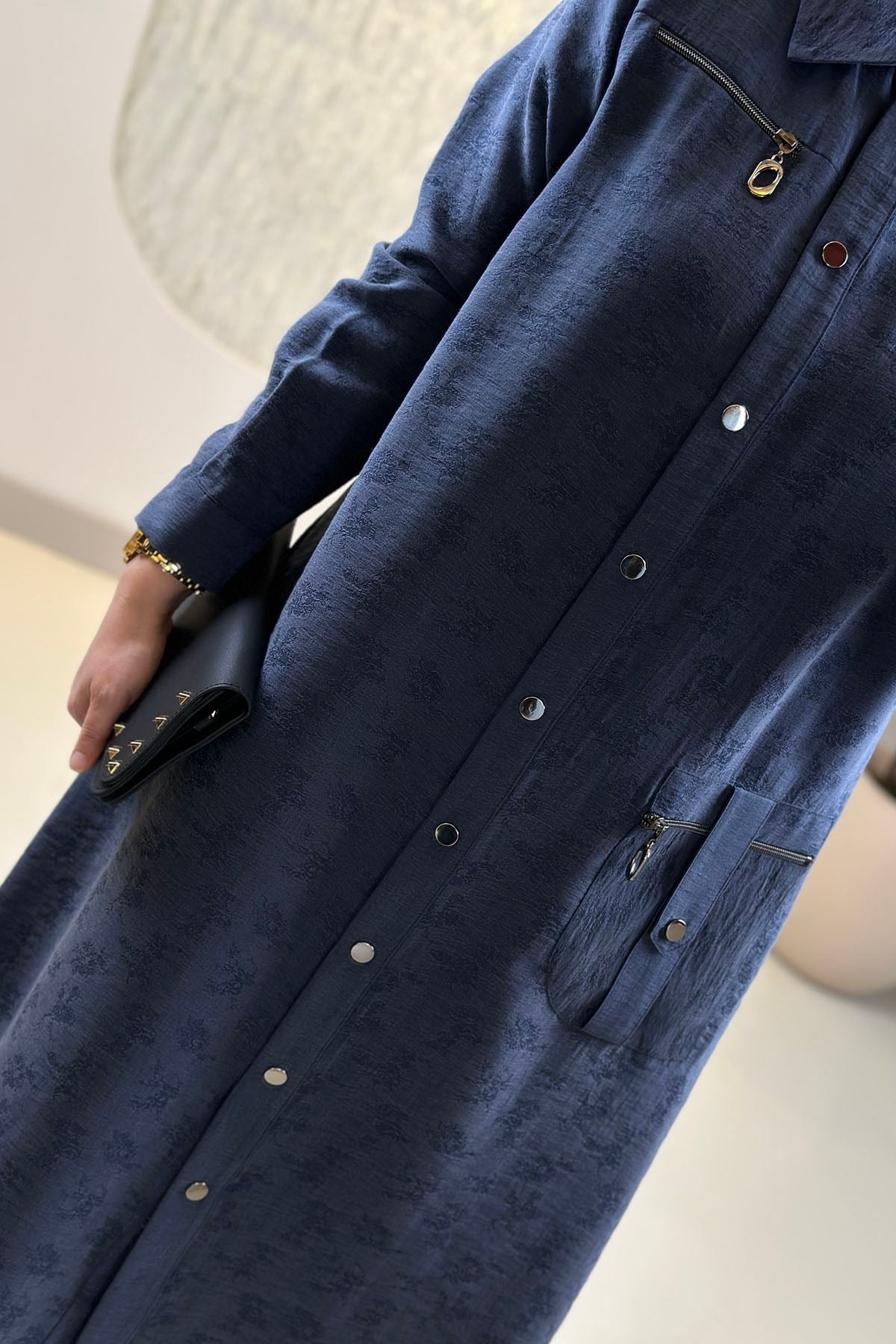 Tesettür Pantolonlu TakımTensel Qupra Önü Çıtçıtlı Jakar Desenli Tunik ve Pantolon Kadın İkili Takım Lacivert DRN 7814