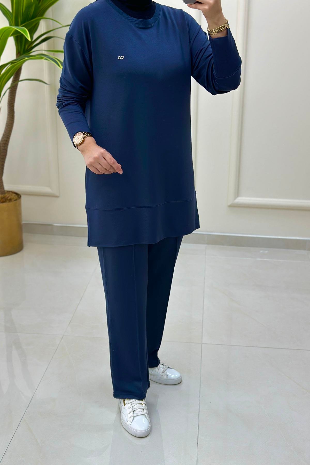 Tesettür Pantolonlu TakımYaka Ribanalı Tunik ve Önü Çimalı Pantolon Kadın İkili Takım Lacivert KADO 257272