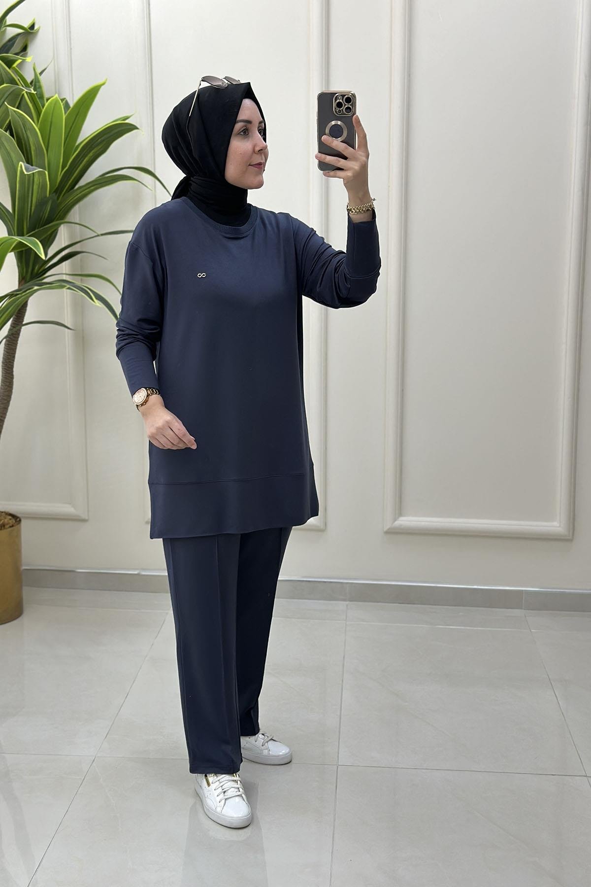 Tesettür Pantolonlu TakımYaka Ribanalı Tunik ve Önü Çimalı Pantolon Kadın İkili Takım Antrasit KADO 257272