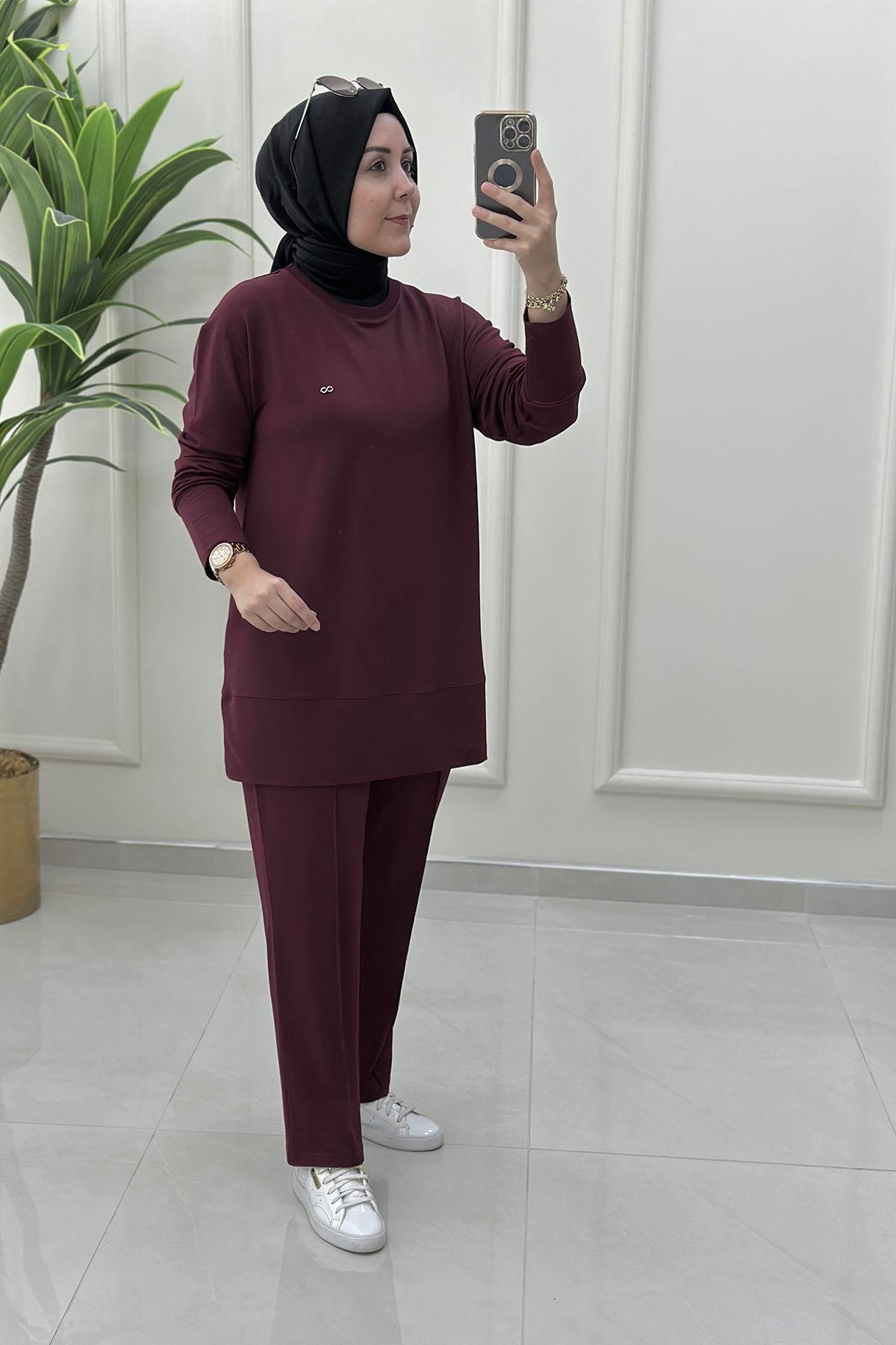 Tesettür Pantolonlu TakımYaka Ribanalı Tunik ve Önü Çimalı Pantolon Kadın İkili Takım Açık Bordo KADO 257272