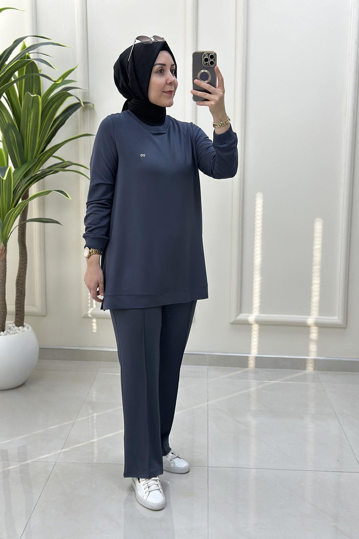 Tesettür Pantolonlu TakımYaka ve Kol Ribanalı Tunik ve Pantolon Kadın İkili Takım Antrasit KADO 257796