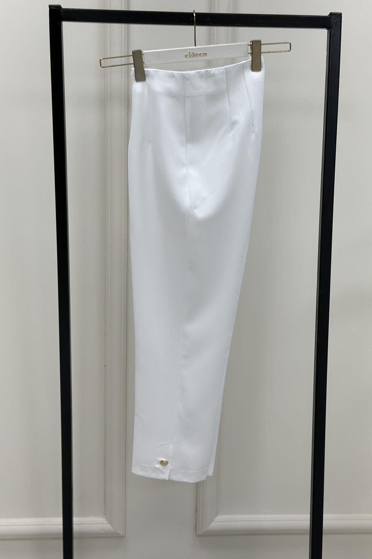 Tesettür PantolonOzan Aydın Paça Düğme Detaylı Kadın Dar Paça Pantolon Beyaz OZN 5023