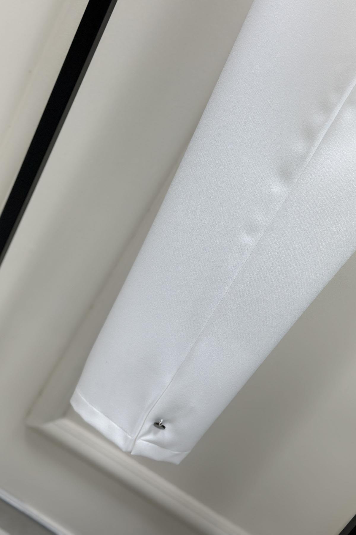 Tesettür PantolonPaça Düğme Detaylı Kadın Havuç Pantolon Beyaz MLH 8127