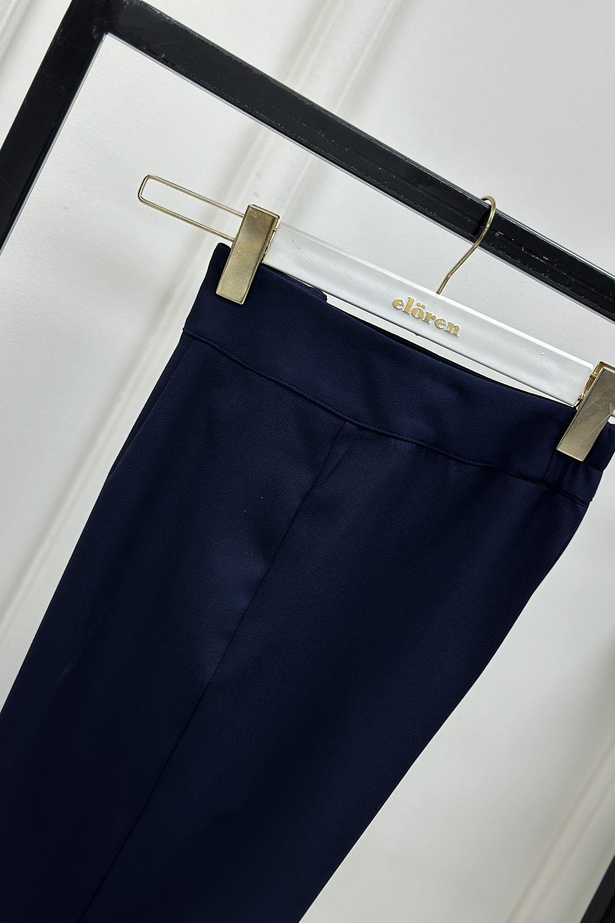 Tesettür PantolonPaça Düğme Detaylı Kadın Havuç Pantolon Lacivert MLH 8127