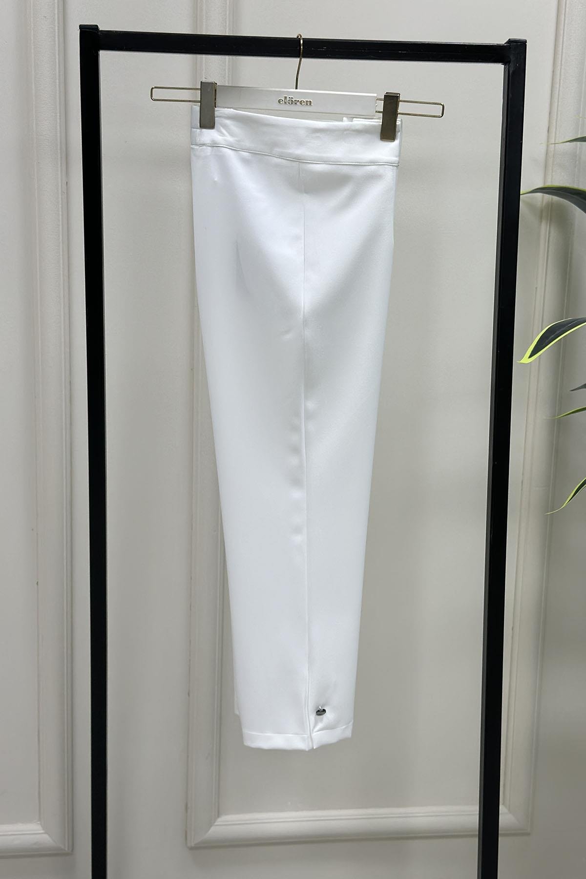 Tesettür PantolonPaça Düğme Detaylı Kadın Havuç Pantolon Beyaz MLH 8127