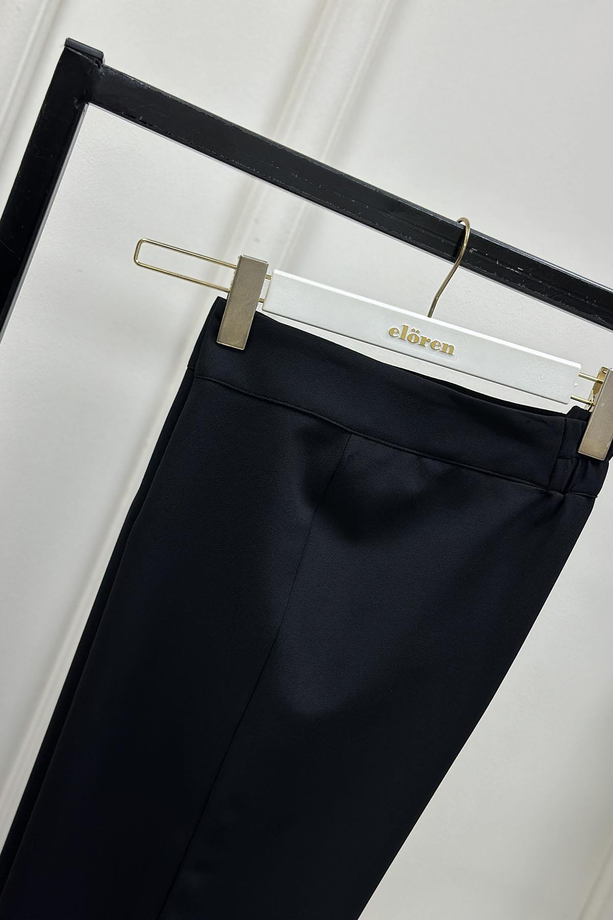 Tesettür PantolonPaça Düğme Detaylı Kadın Havuç Pantolon Siyah MLH 8127