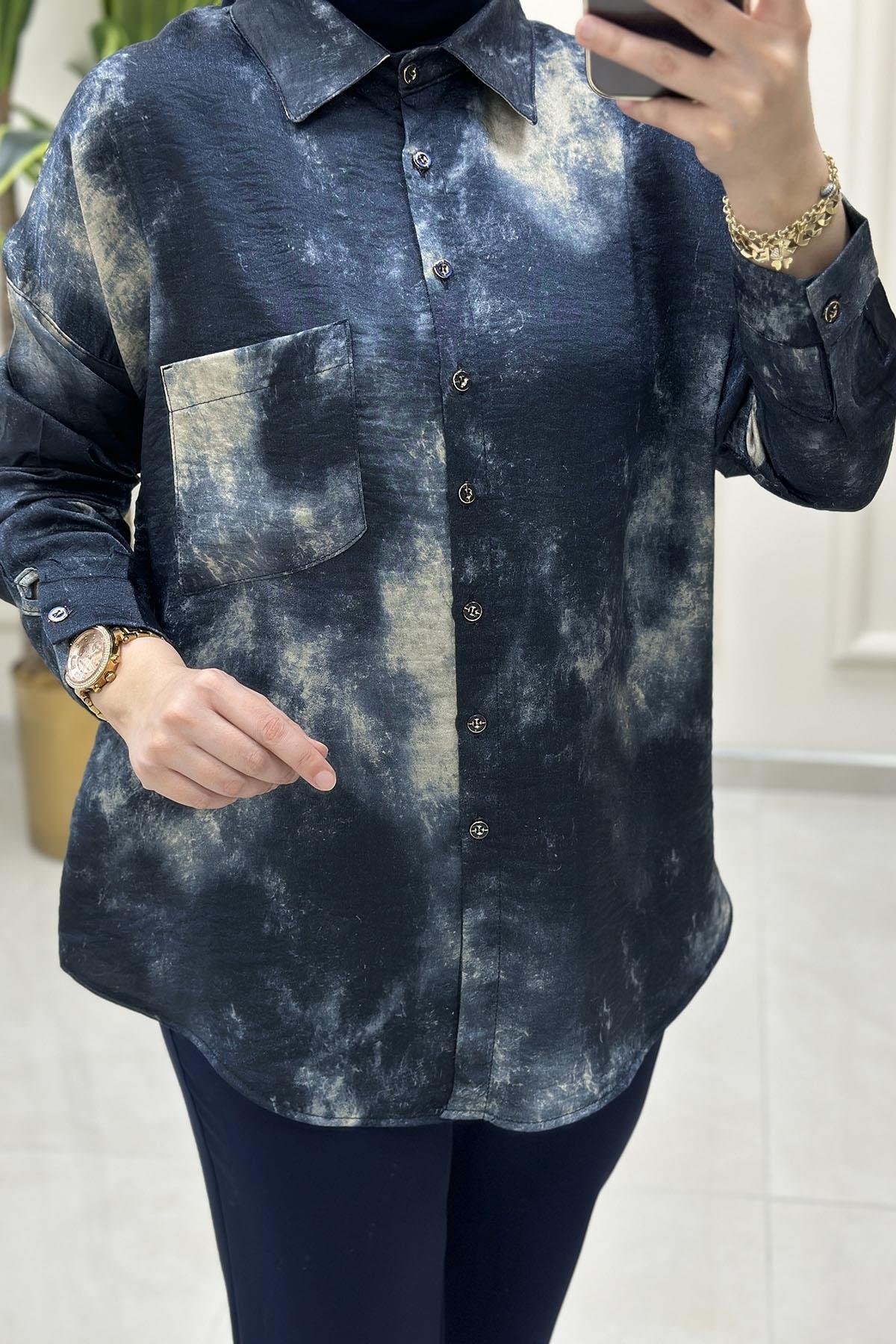 Tesettür Tunik GömlekBatik Desen Önü Düğmeli Cepli Kadın Gömlek Lacivert KADO 8569
