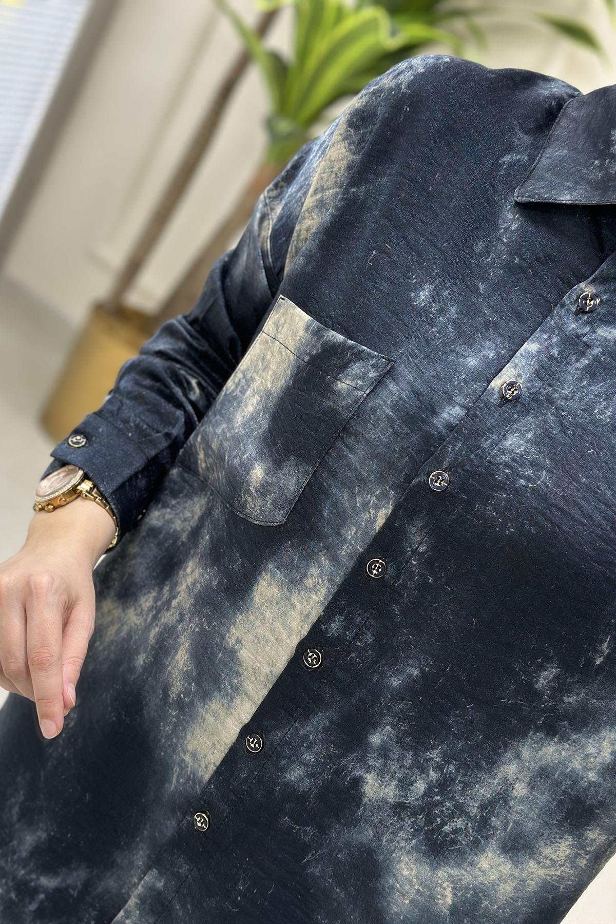 Tesettür Tunik GömlekBatik Desen Önü Düğmeli Cepli Kadın Gömlek Lacivert KADO 8569