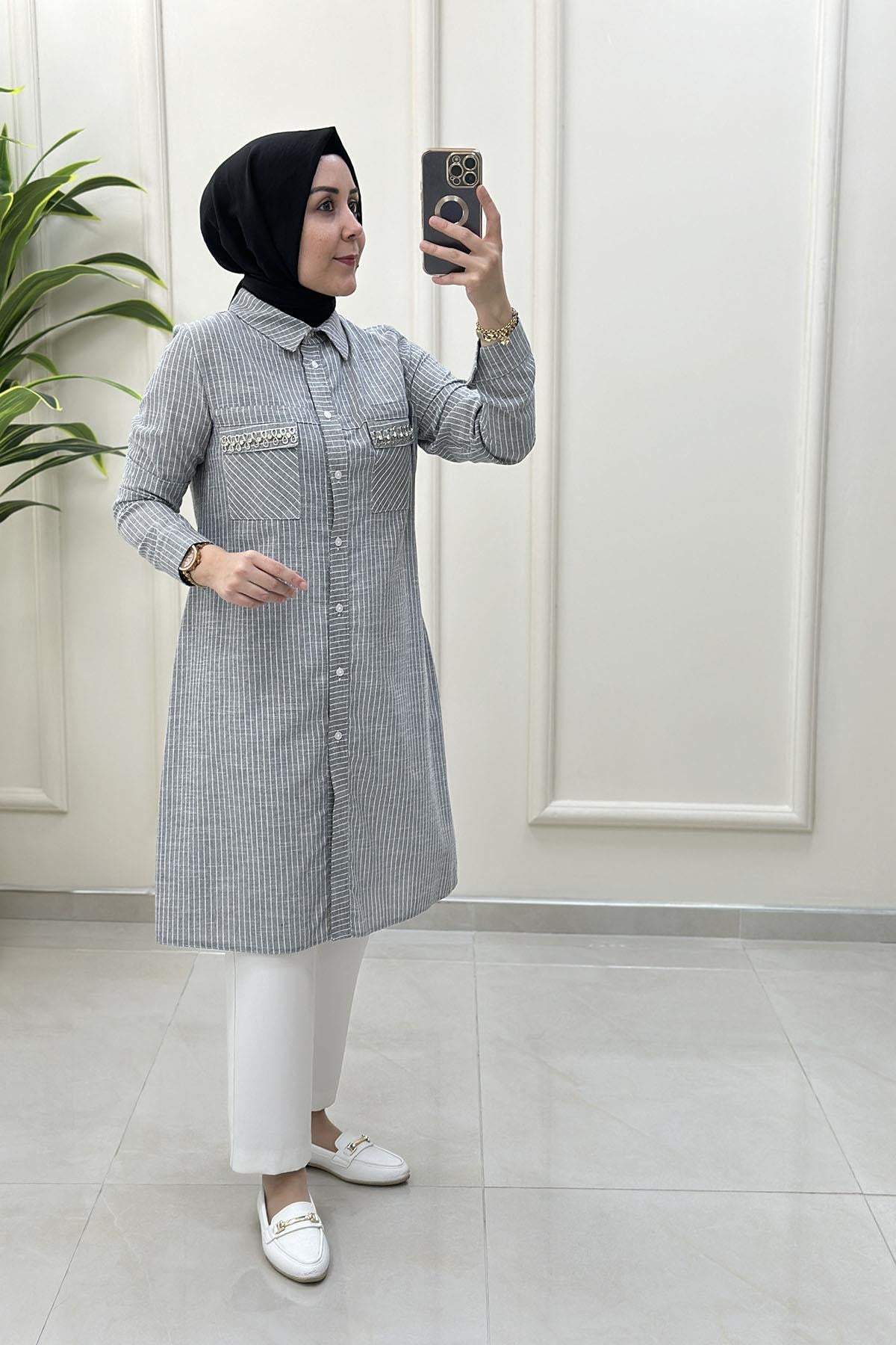 Tesettür Tunik GömlekÇizgi Desen Cep Taş Detaylı Kadın Gömlek Tunik Gri QTN 2816