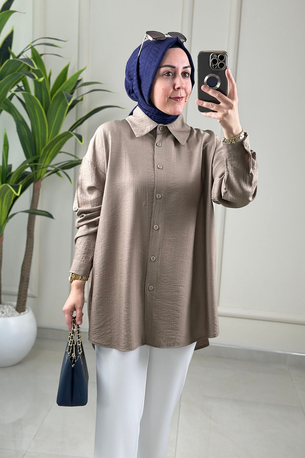 Tesettür Tunik GömlekDüşük Omuz Önü Düğmeli Oversize Kadın Tunik Açık Vizon KADO 262244