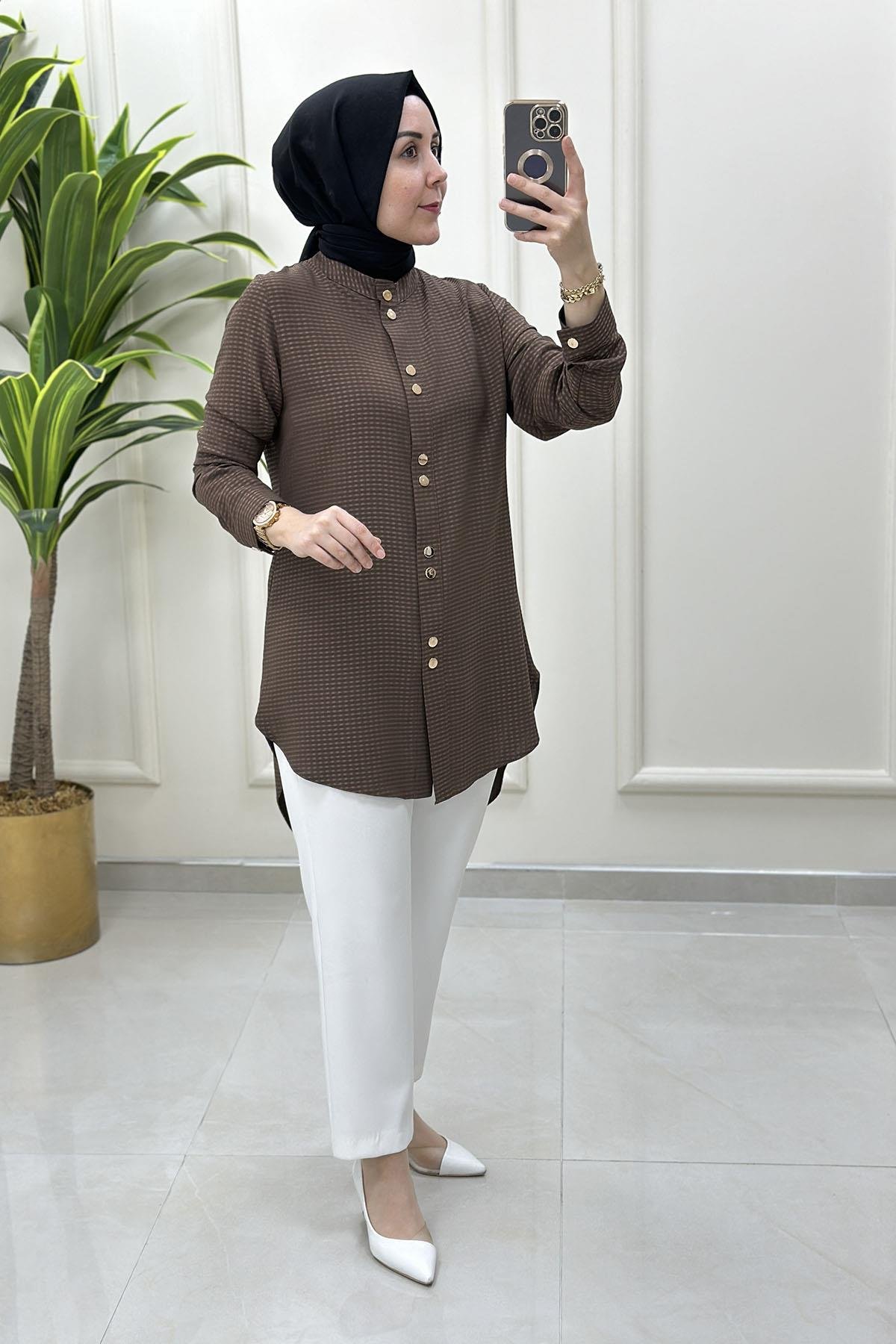 Tesettür Tunik GömlekHakim Yaka Önü Çıtçıtlı Kadın Tunik Kahverengi QTN 2903