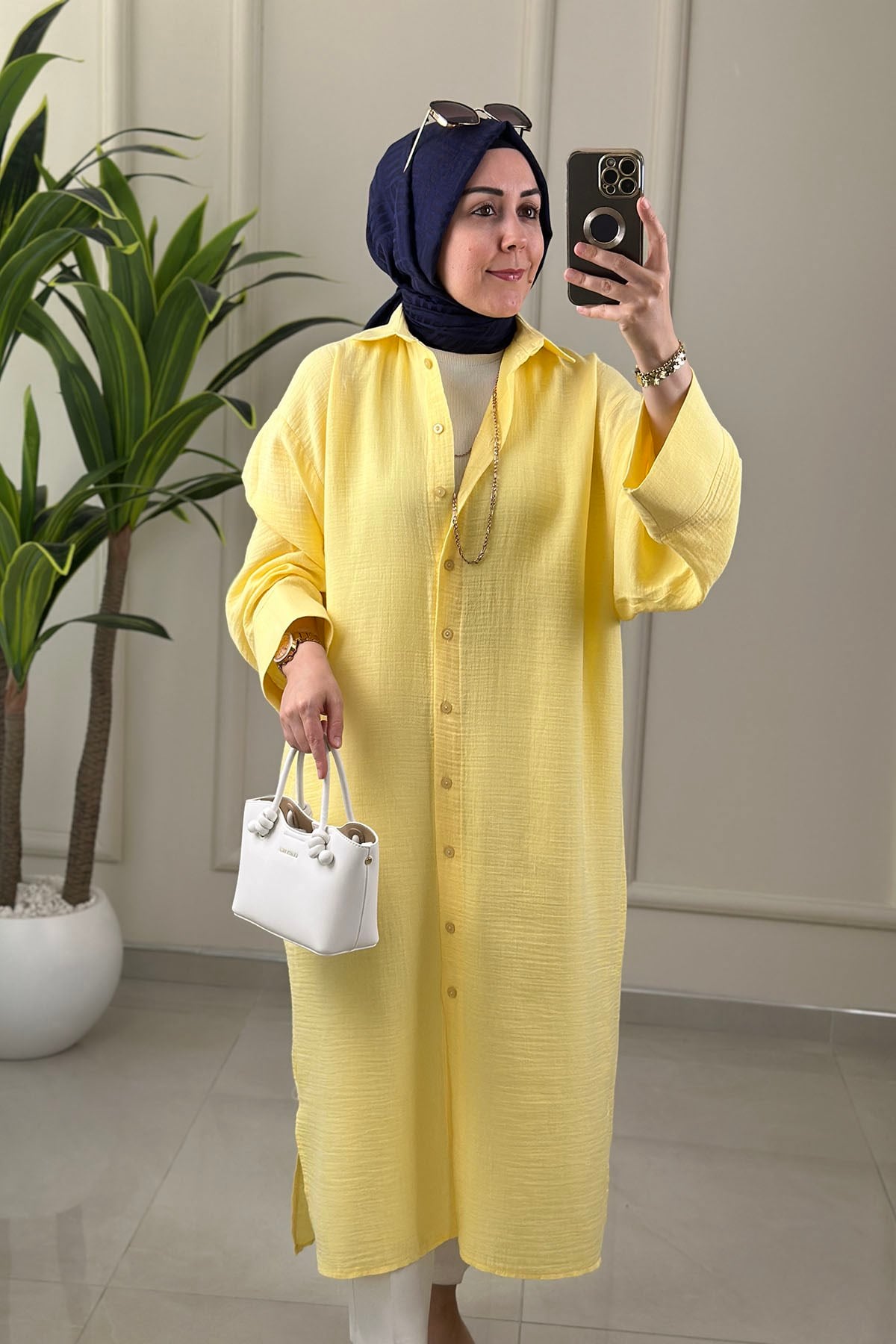 Tesettür Tunik GömlekMüslin Düşük Omuz Oversize Önü Düğmeli Kadın Tunik Sarı EYL 2162