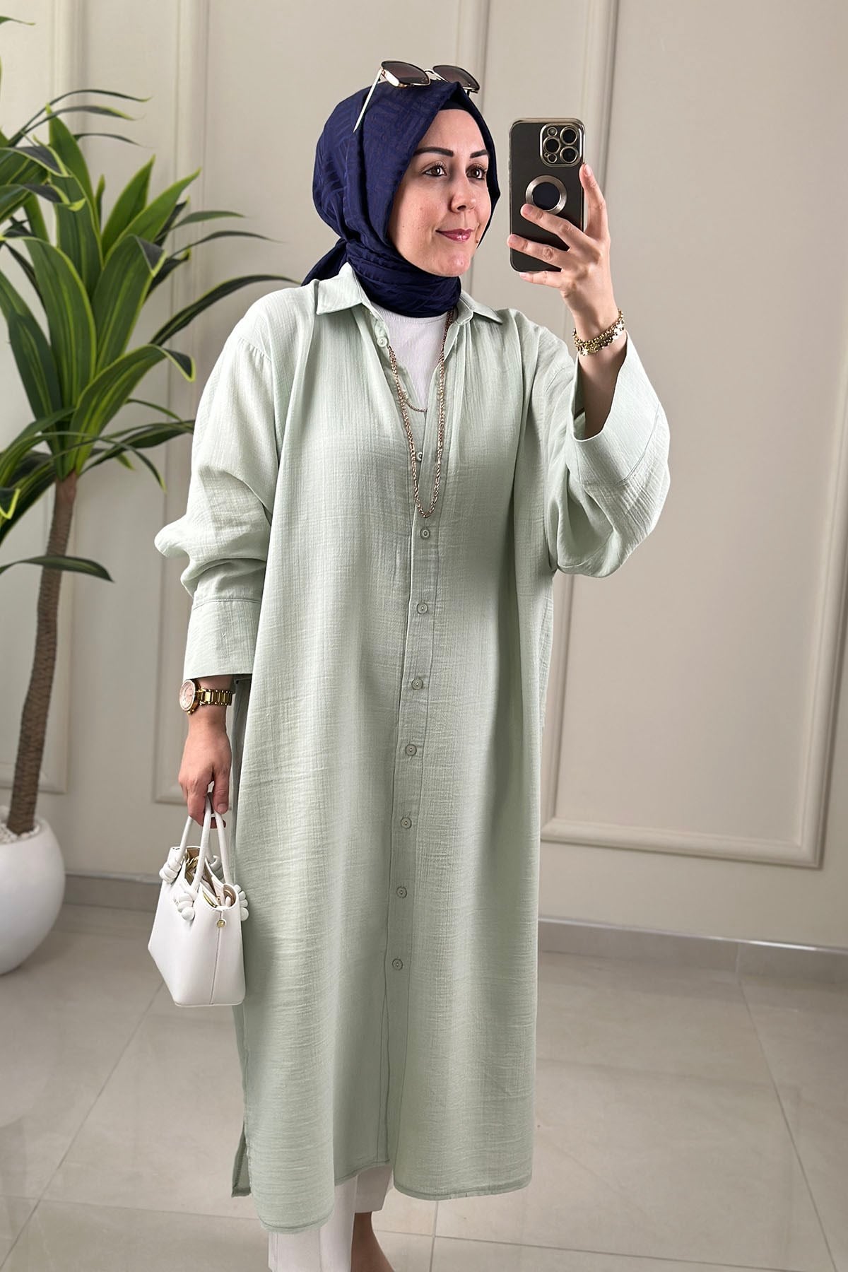 Tesettür Tunik GömlekMüslin Düşük Omuz Oversize Önü Düğmeli Kadın Tunik Yeşil EYL 2162