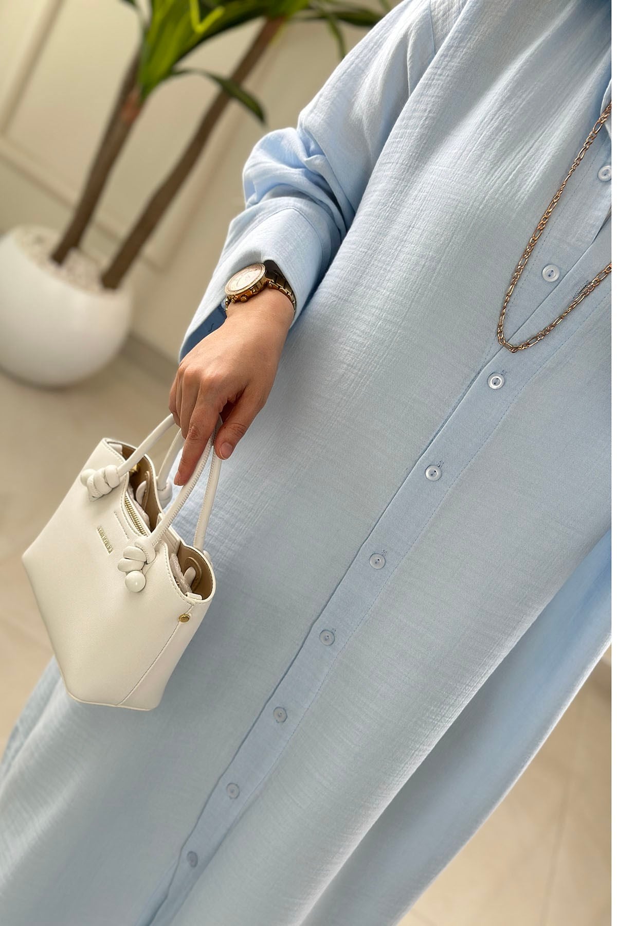 Tesettür Tunik GömlekMüslin Düşük Omuz Oversize Önü Düğmeli Kadın Tunik Bebe Mavisi  EYL 2162