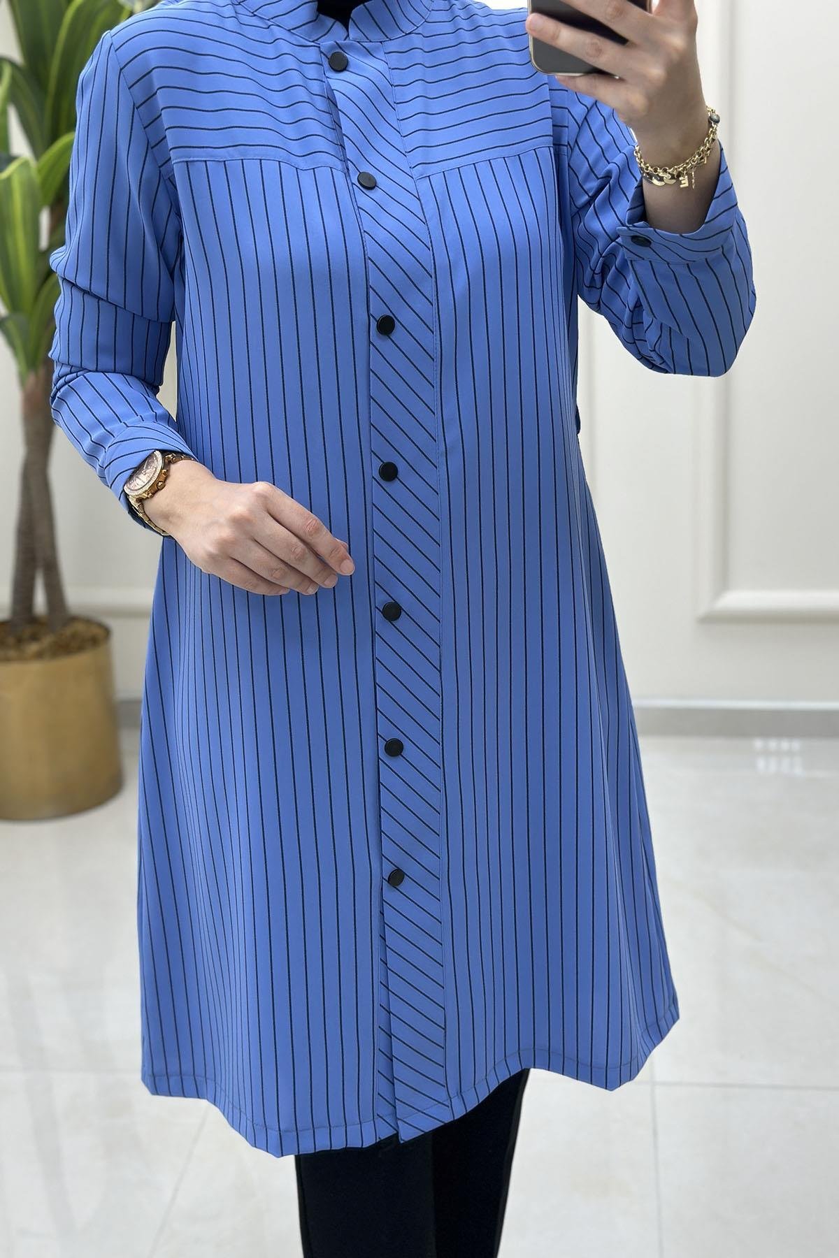 Tesettür Tunik GömlekÖnü Çıtçıtlı Beli Kemer Detaylı Kadın Tunik Mavi QTN 2904