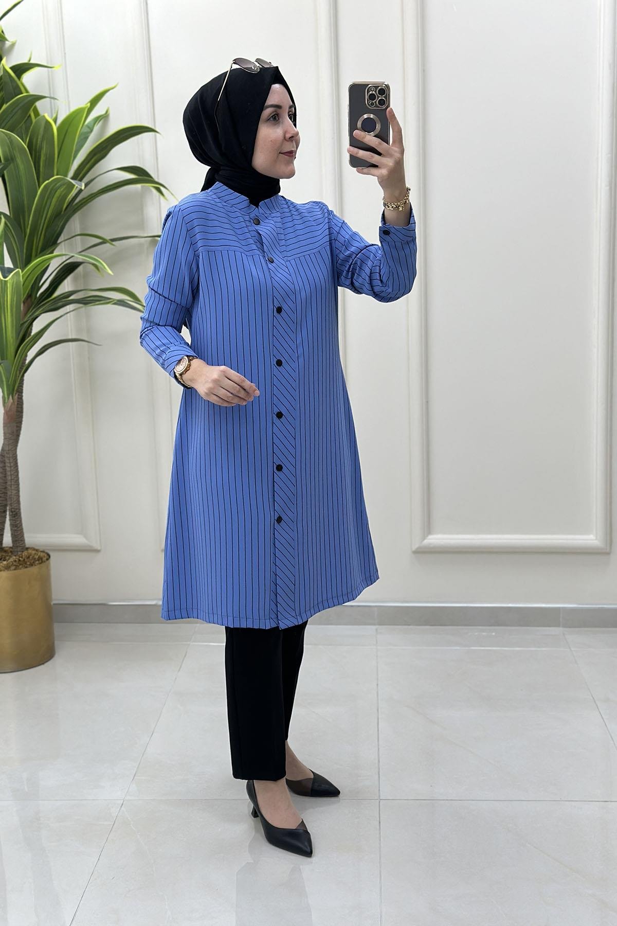 Tesettür Tunik GömlekÖnü Çıtçıtlı Beli Kemer Detaylı Kadın Tunik Mavi QTN 2904