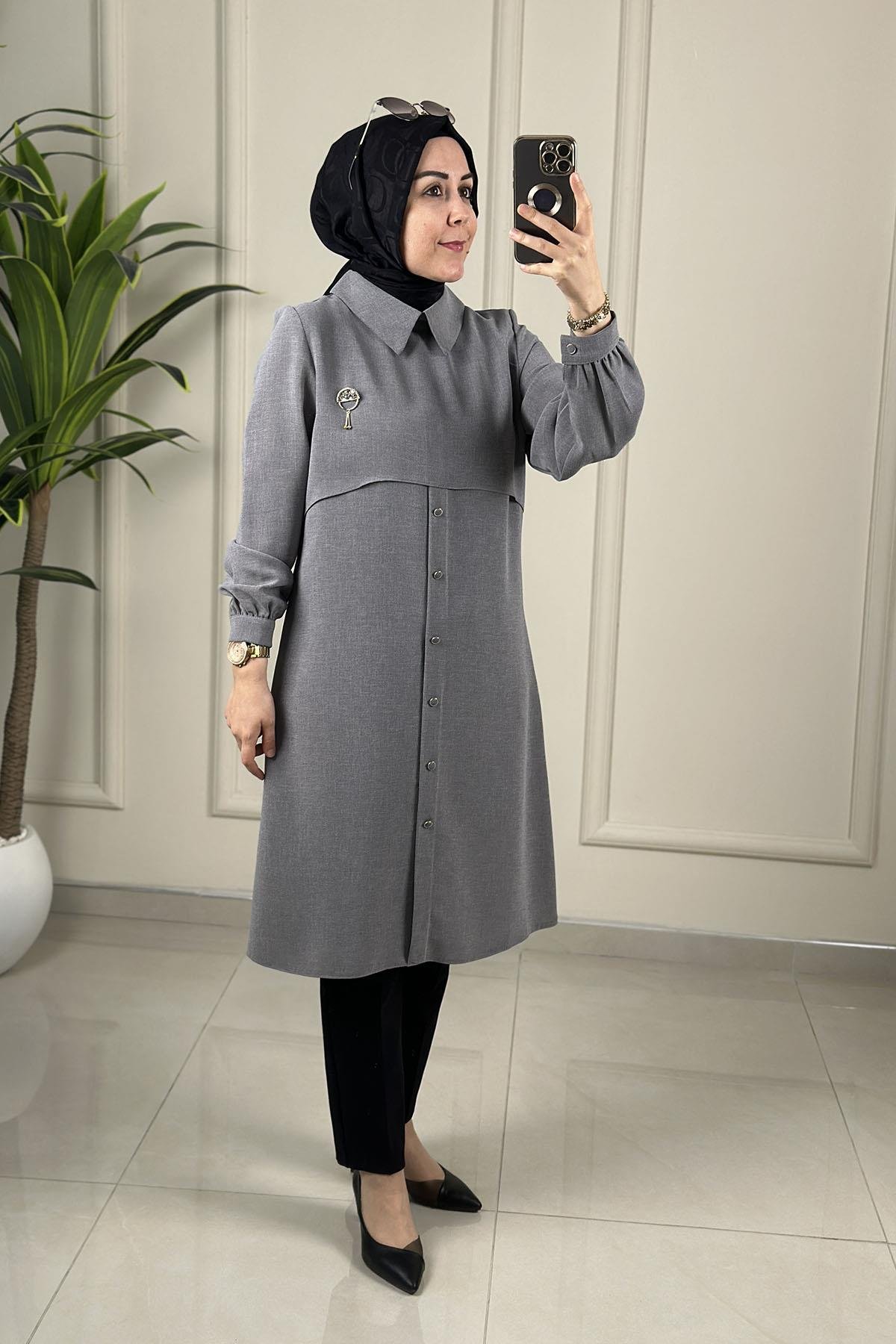 Tesettür Tunik GömlekÖnü Düğme Aksesuarlı Broşlu Kadın Tunik Gri MLH 8066