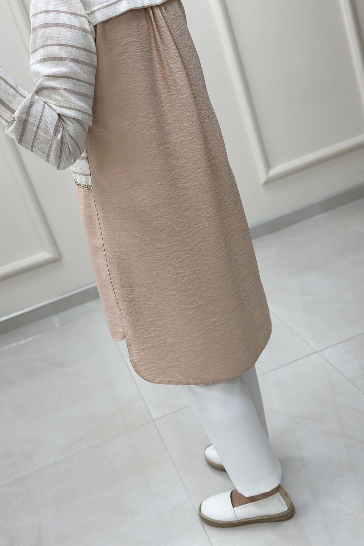 Tesettür Tunik GömlekÖnü Düğmeli Çizgi Desen Zincir İşleme Detaylı Kadın Tunik Pudra ESS 2142