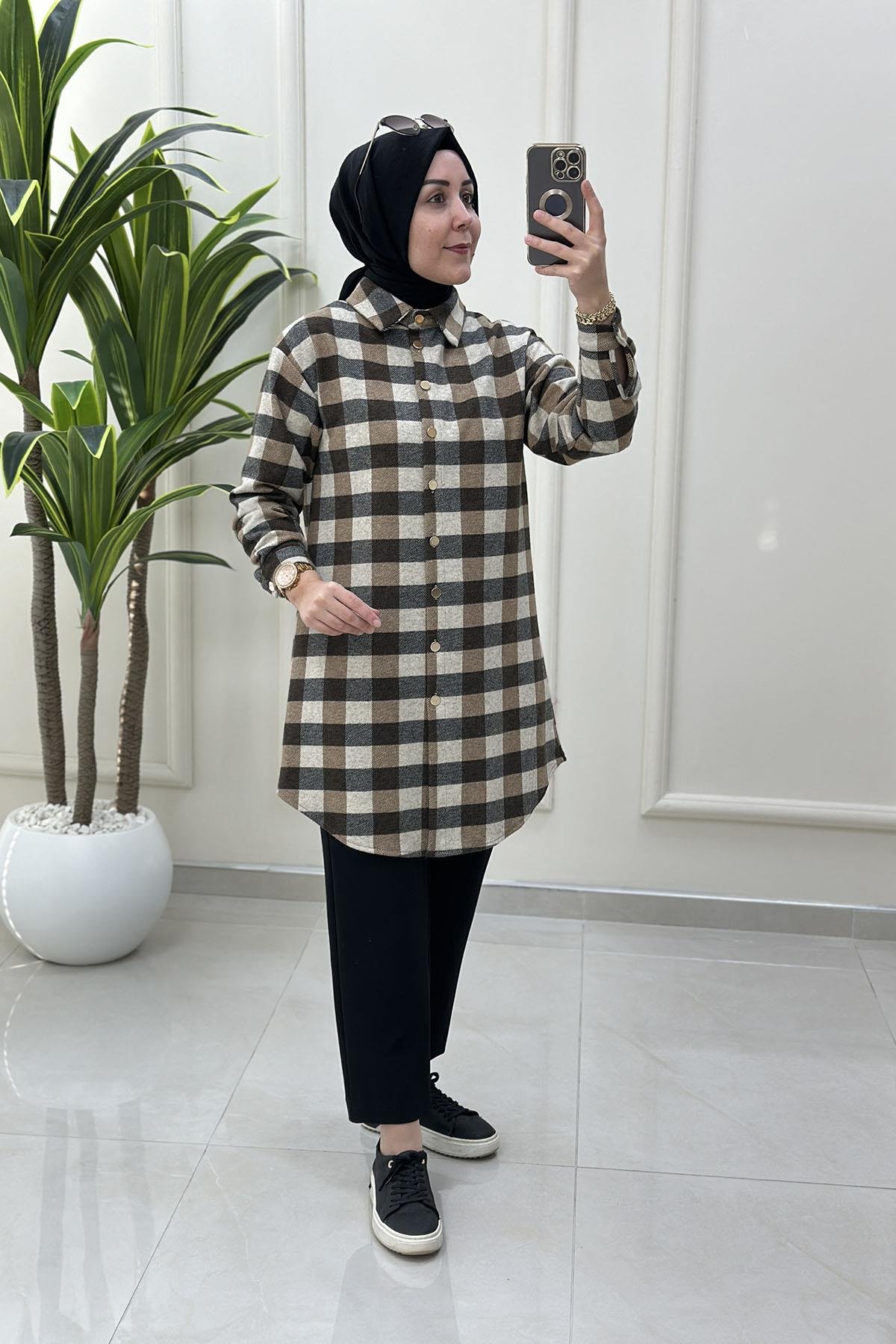 Tesettür Tunik GömlekÖnü Düğmeli Ekose Desen Kadın Örme Tunik Kahverengi ALS 5248