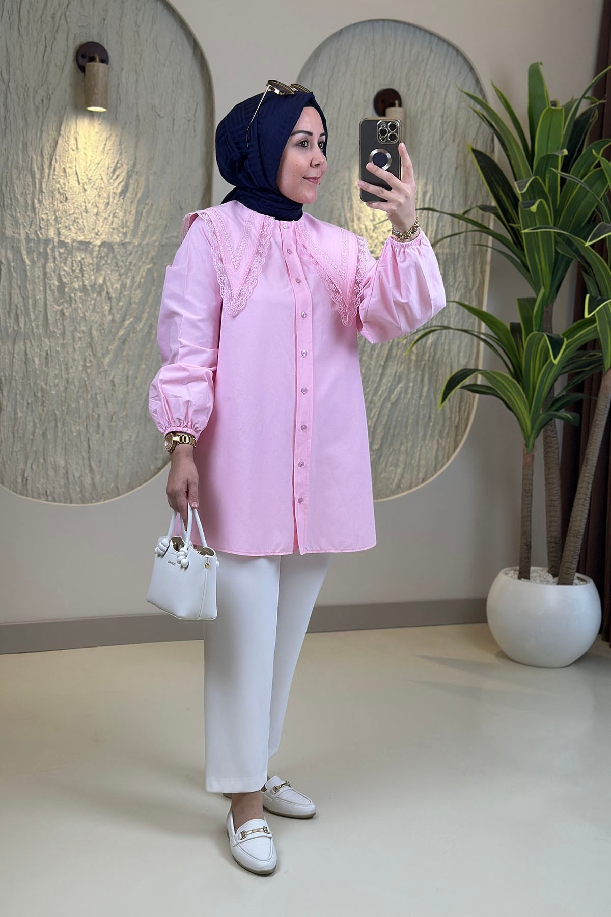 Tesettür Tunik GömlekÖnü Düğmeli Geniş Yaka Dantel Detaylı Poplin Kadın Gömlek Tunik Pembe EYL 2143