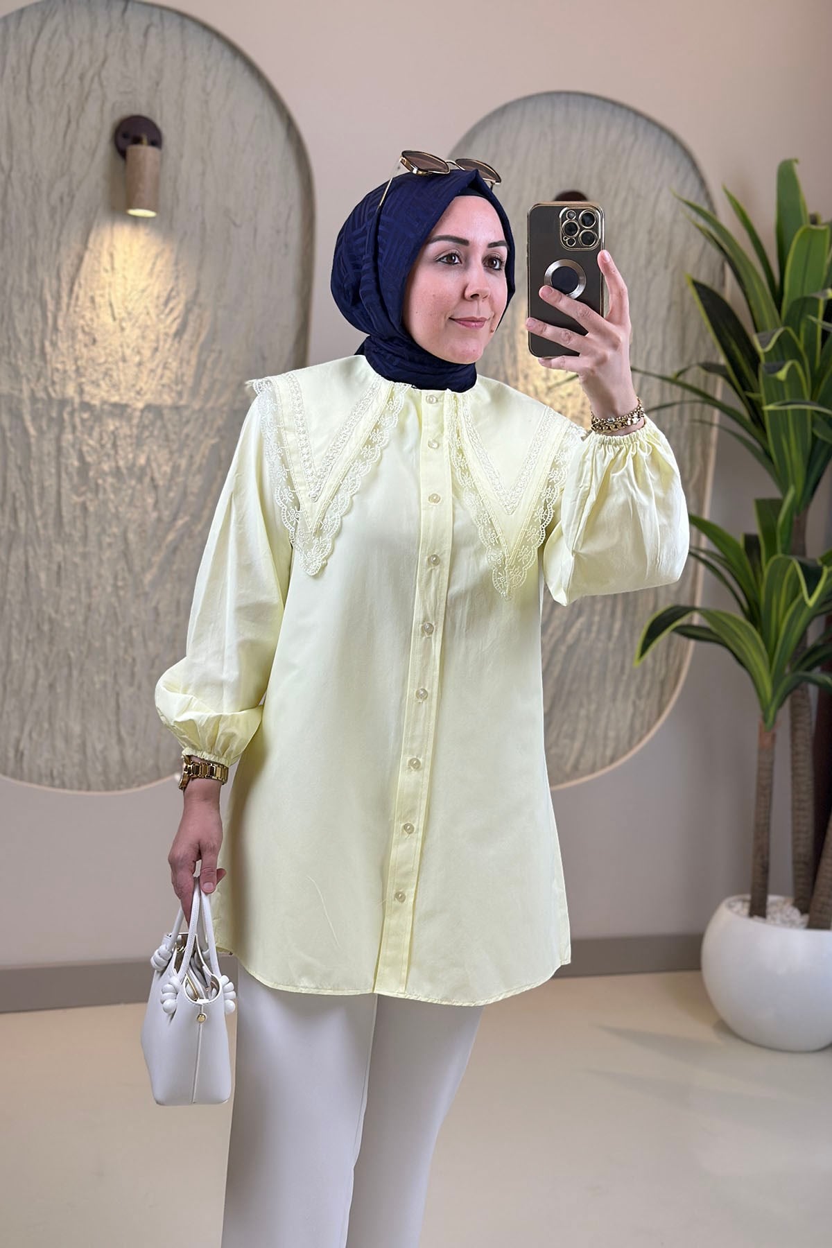Tesettür Tunik GömlekÖnü Düğmeli Geniş Yaka Dantel Detaylı Poplin Kadın Gömlek Tunik Sarı EYL 2143