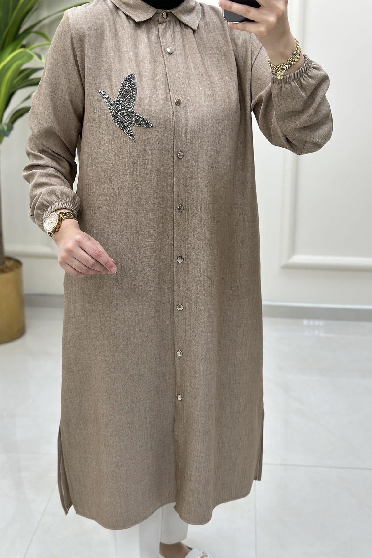 Tesettür Tunik GömlekÖnü Düğmeli Kuş Baskılı Kolu Büzgülü Kadın Tunik Camel ELR 4015