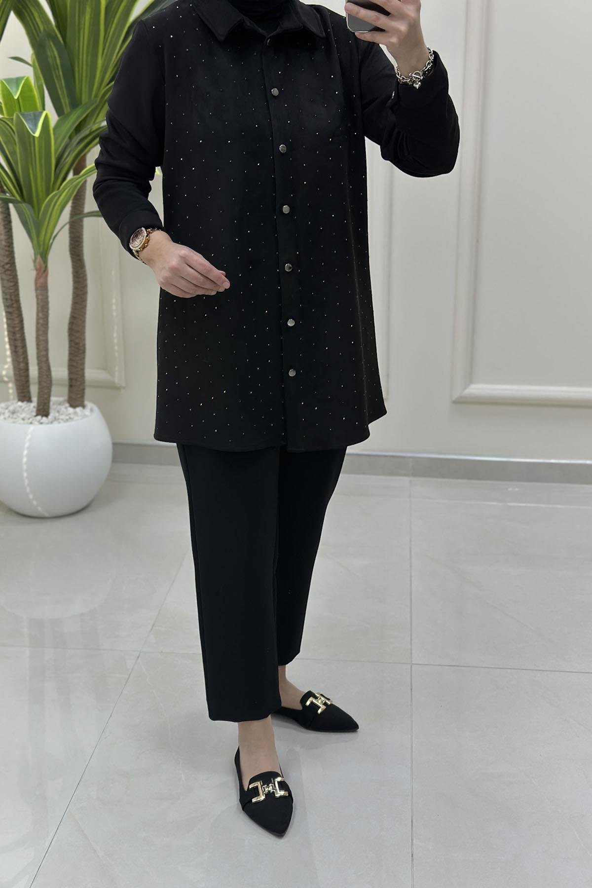 Tesettür Tunik GömlekÖnü Düğmeli Serpme Taş Detaylı Kadın Süet Tunik Siyah BRL 7215