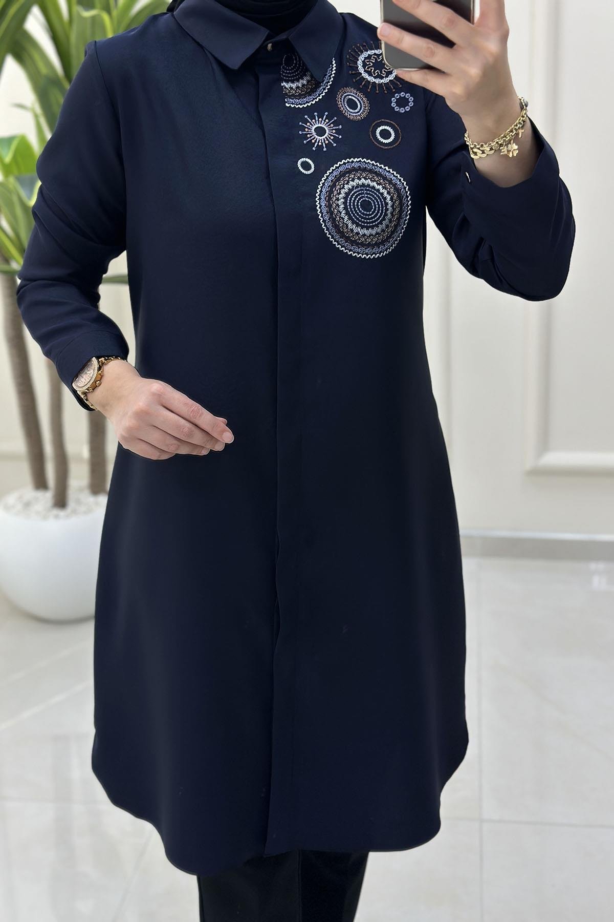 Tesettür Tunik GömlekÖnü Gizli Düğme Nakış Detaylı Kadın Tunik Lacivert QTN 2986