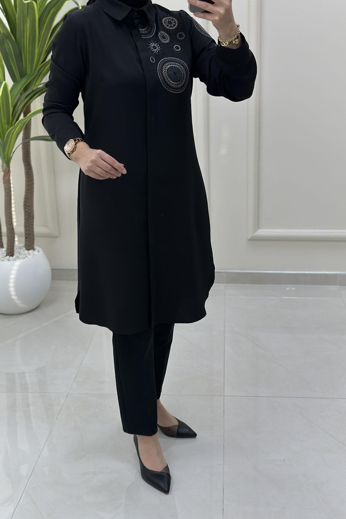 Tesettür Tunik GömlekÖnü Gizli Düğme Nakış Detaylı Kadın Tunik Siyah QTN 2986