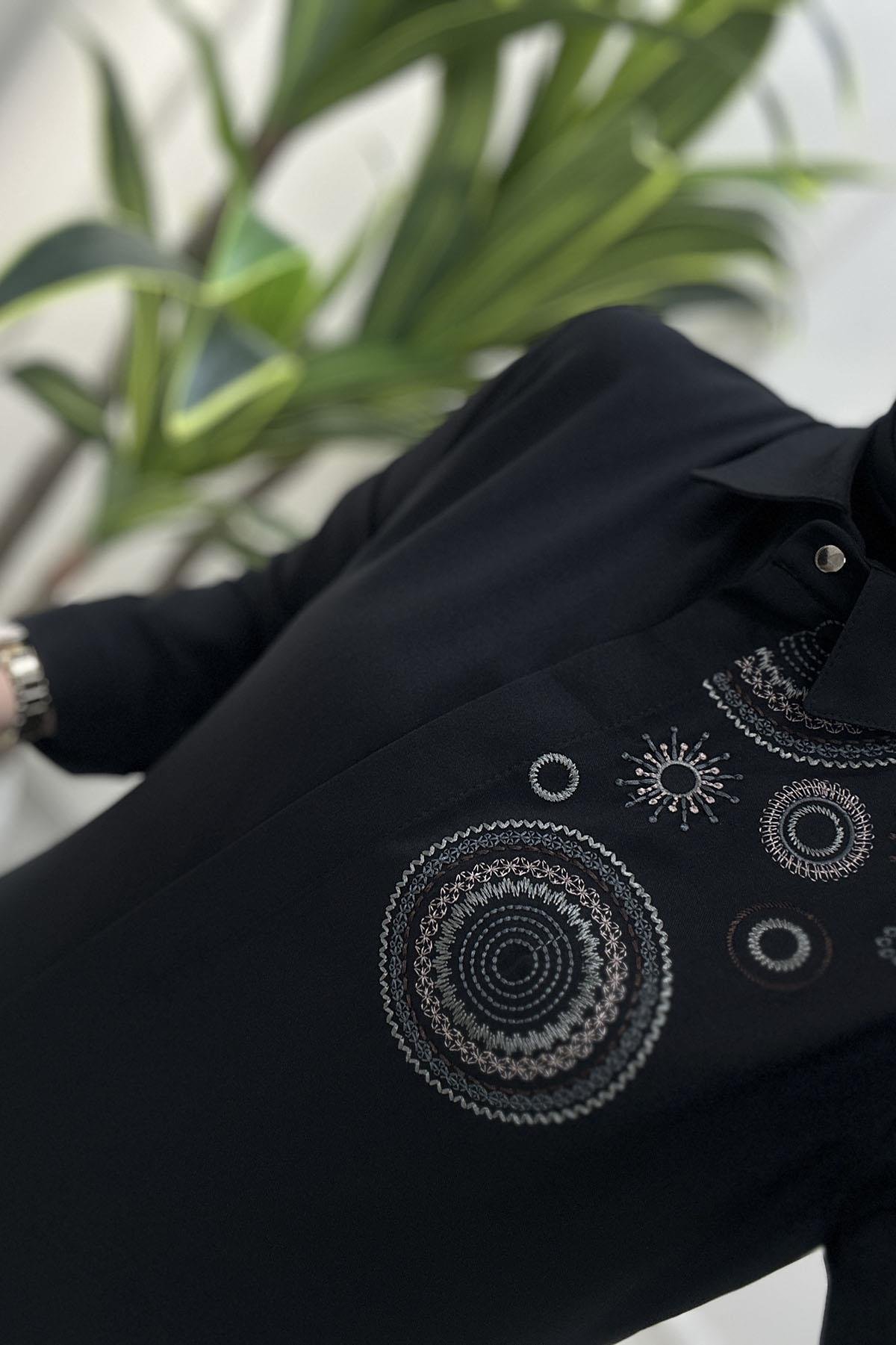 Tesettür Tunik GömlekÖnü Gizli Düğme Nakış Detaylı Kadın Tunik Siyah QTN 2986