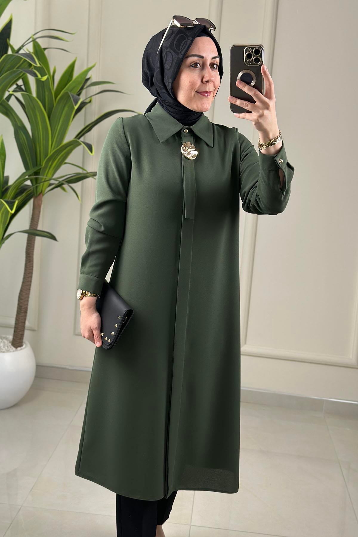 Tesettür Tunik GömlekÖnü Gizli Düğmeli Aksesuar Detaylı Kadın Tunik Haki MLH 2607