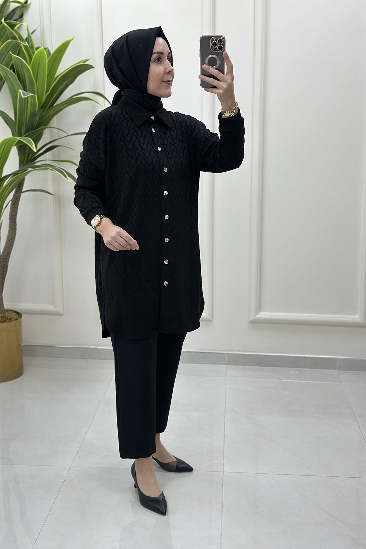 Tesettür Tunik GömlekÖnü Gold Düğmeli Düşük Omuz Kadın Tunik Siyah KADO 257612