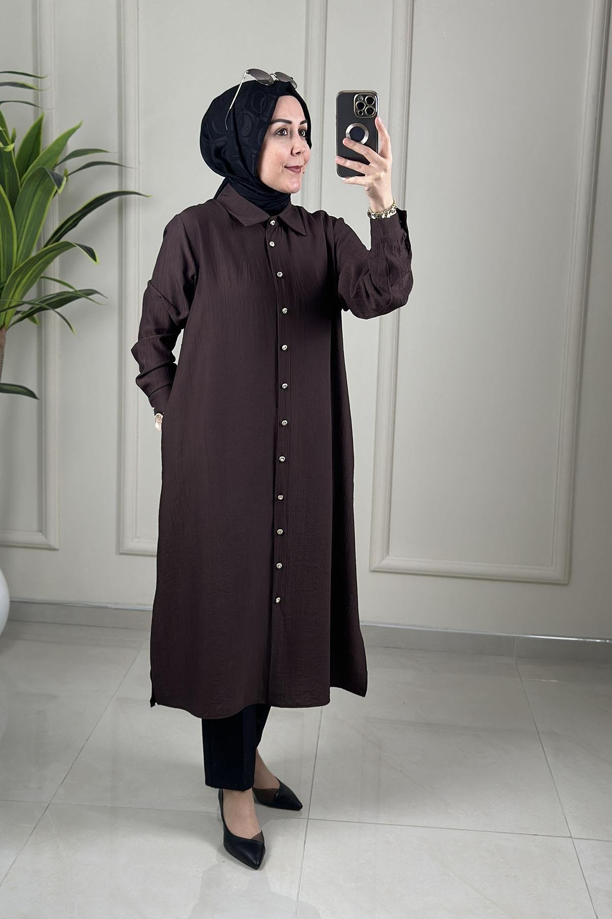 Tesettür Tunik GömlekÖnü Taş Düğme Detaylı Uzun Kadın Tunik Acı Kahve KADO 262226
