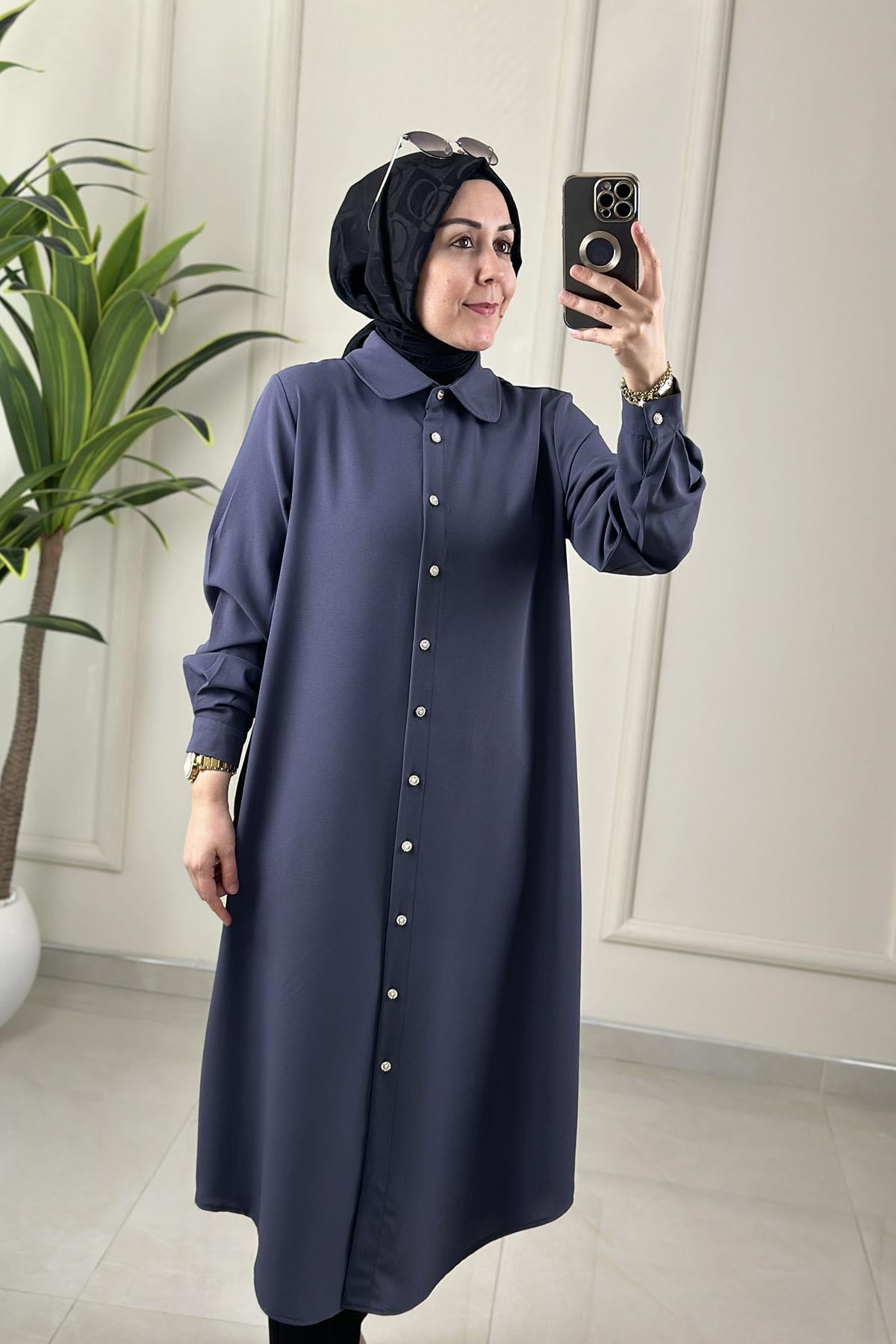 Tesettür Tunik GömlekÖnü Taş İnci Düğme Detaylı Uzun Kadın Tunik Grimsi Mavi KADO 262968