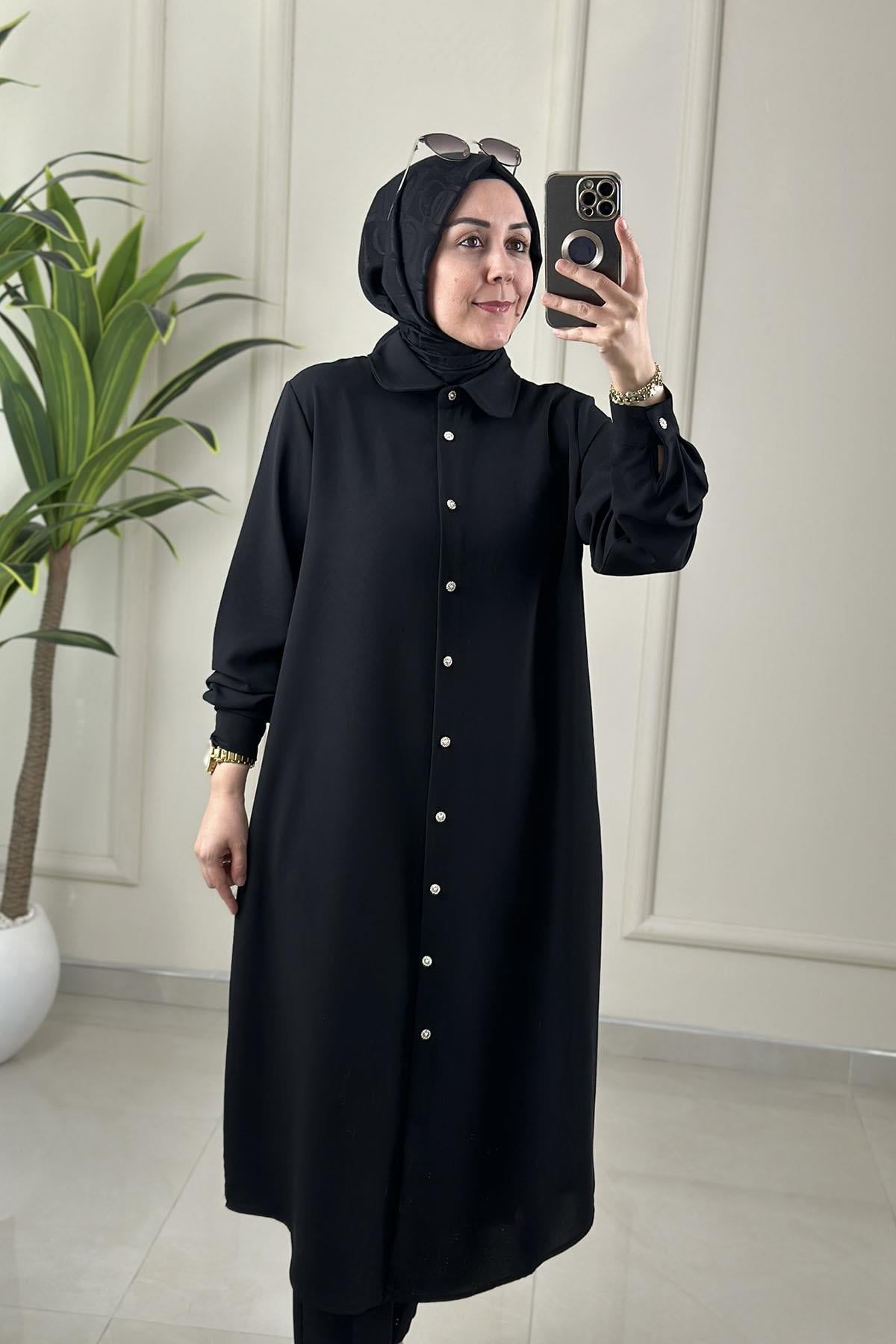 Tesettür Tunik GömlekÖnü Taş İnci Düğme Detaylı Uzun Kadın Tunik Siyah KADO 262968
