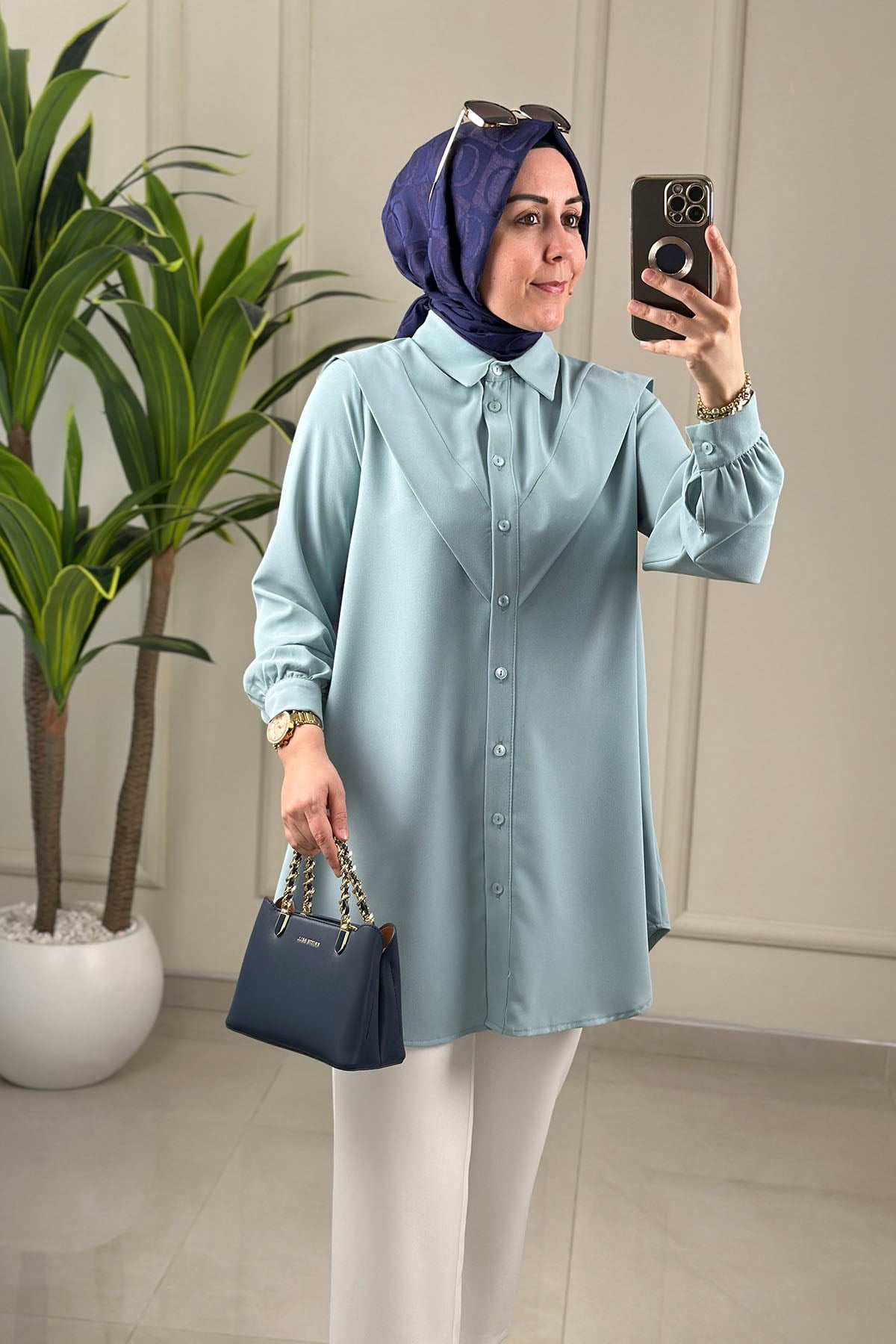 Tesettür Tunik GömlekÖnü V Pervazlı Düğmeli Krep Kadın Tunik Mint Yeşili EYL 1697