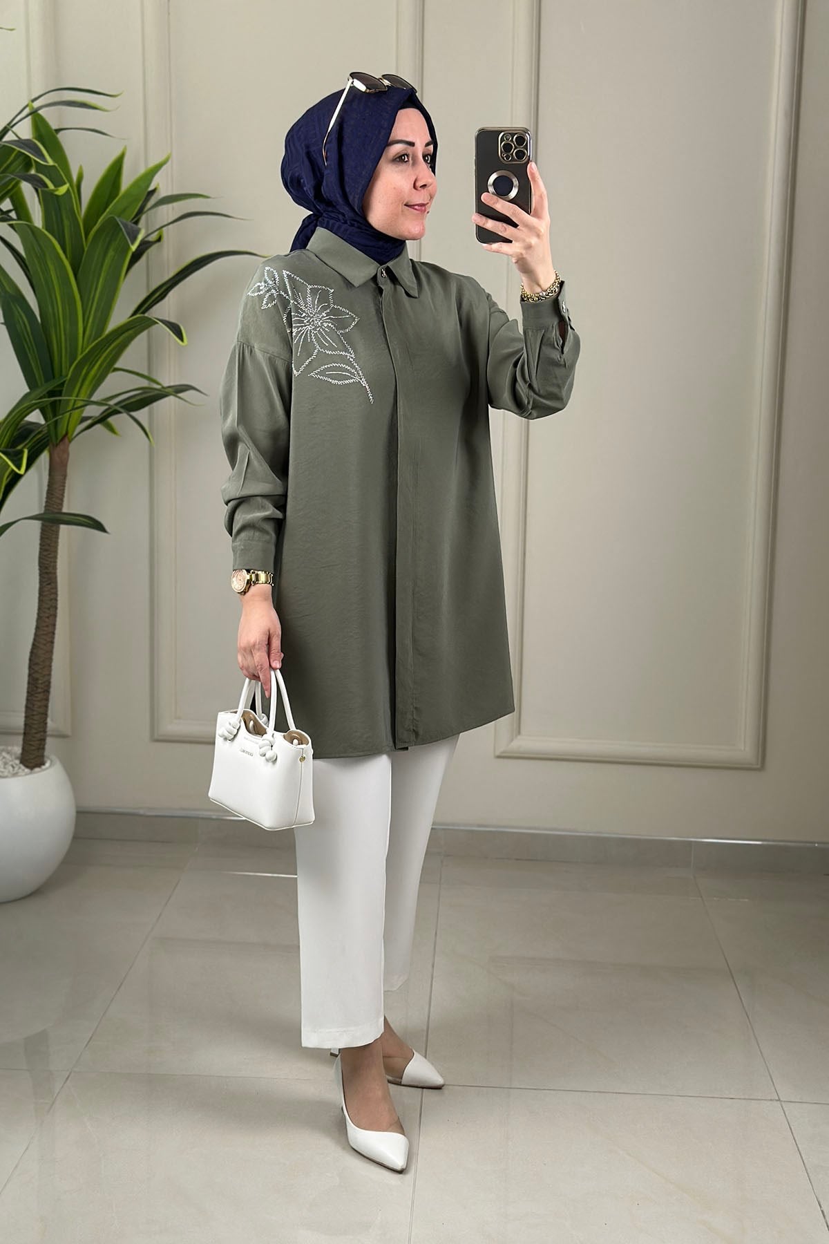 Tesettür Tunik GömlekTensel Qupra Düşük Omuz Taş Detaylı Kadın Tunik Haki KADO 263364