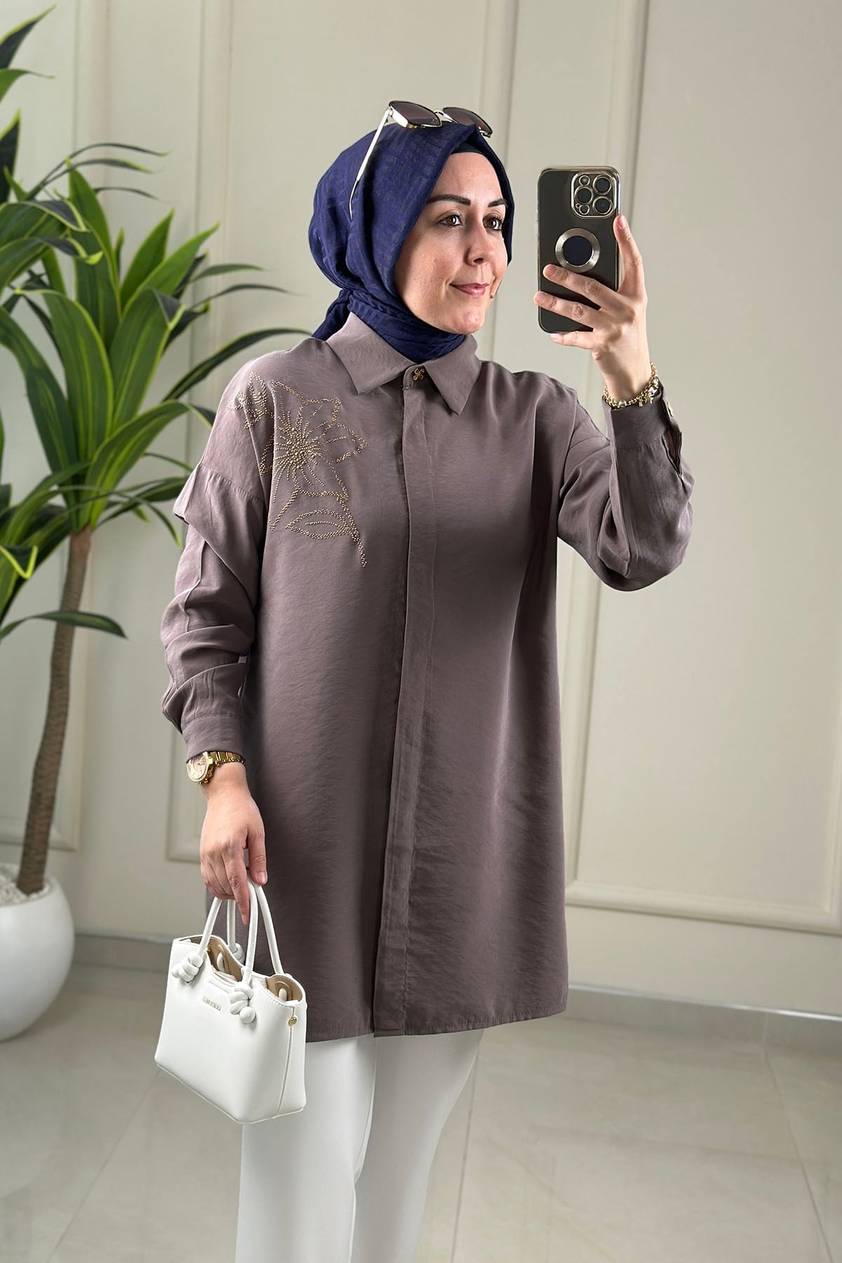 Tesettür Tunik GömlekTensel Qupra Düşük Omuz Taş Detaylı Kadın Tunik Koyu Vizon KADO 263364