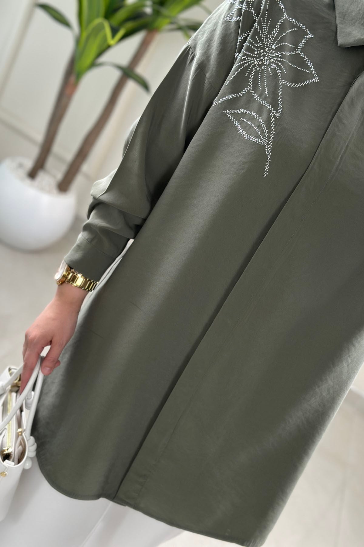 Tesettür Tunik GömlekTensel Qupra Düşük Omuz Taş Detaylı Kadın Tunik Haki KADO 263364