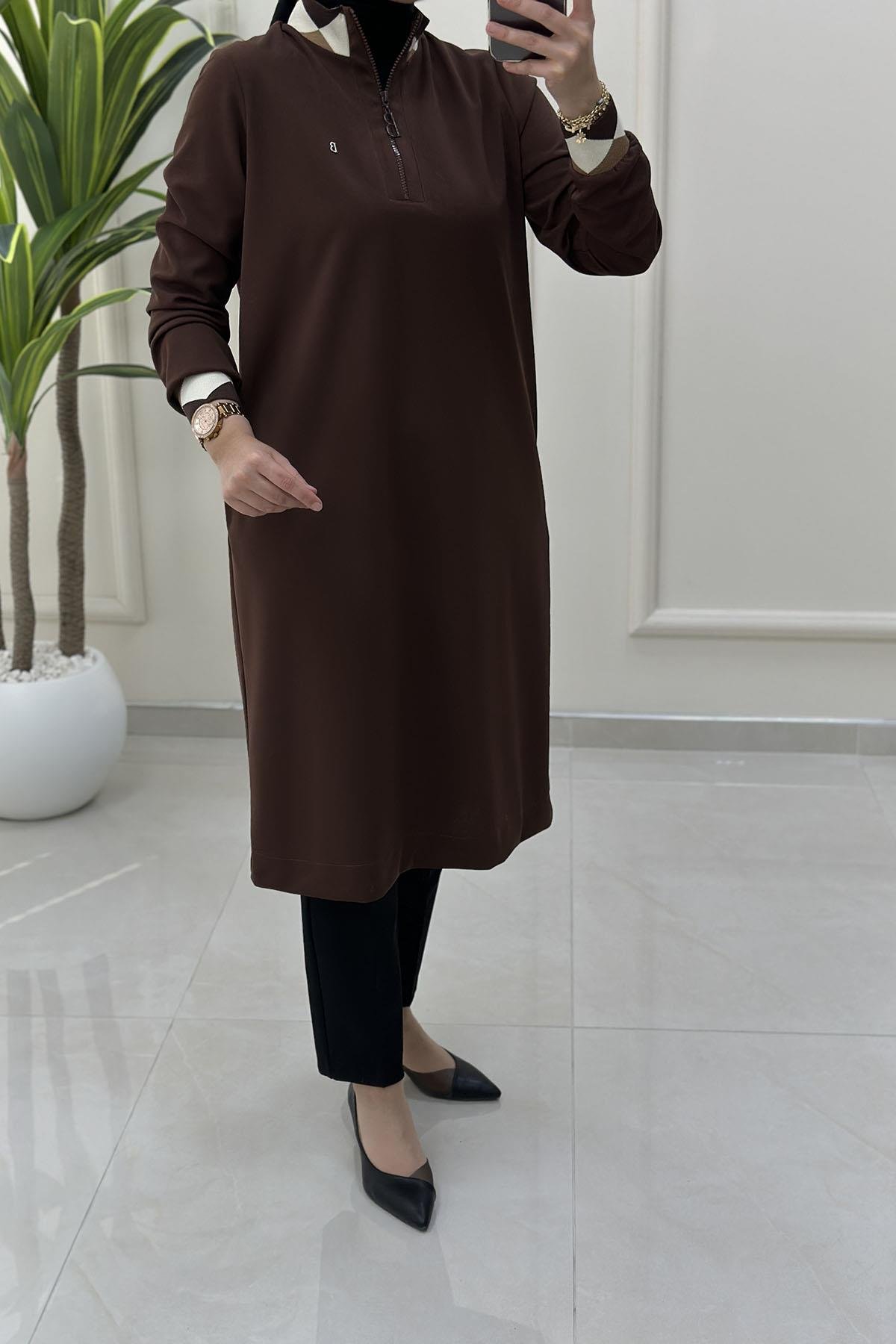 Tesettür Tunik Modelleri Belli Yaka Ve Kol Ribana Detaylı Kadın Tunik Kahverengi BELLİ 4008
