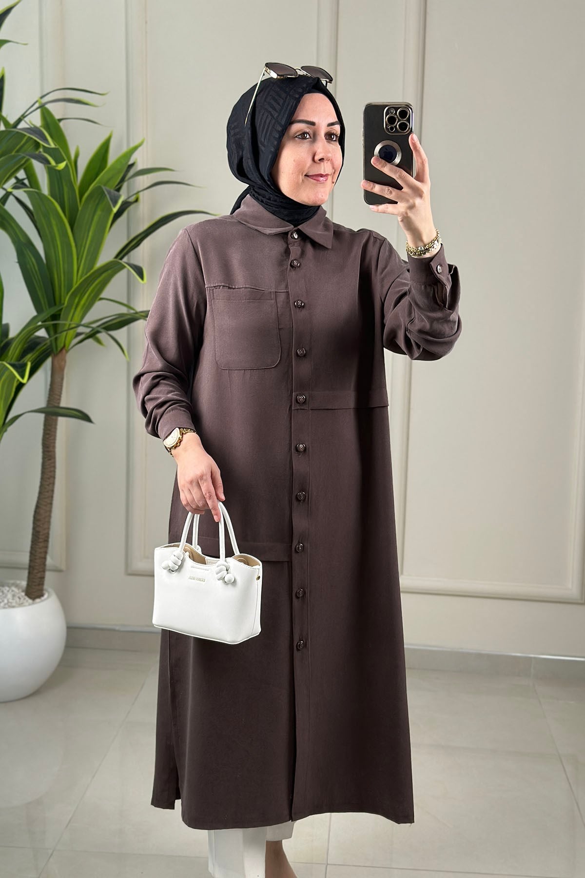 Tesettür Tunik Modelleri Tensel Qupra Önü Düğmeli Uzun Kadın Tunik Kahverengi KADO 262492