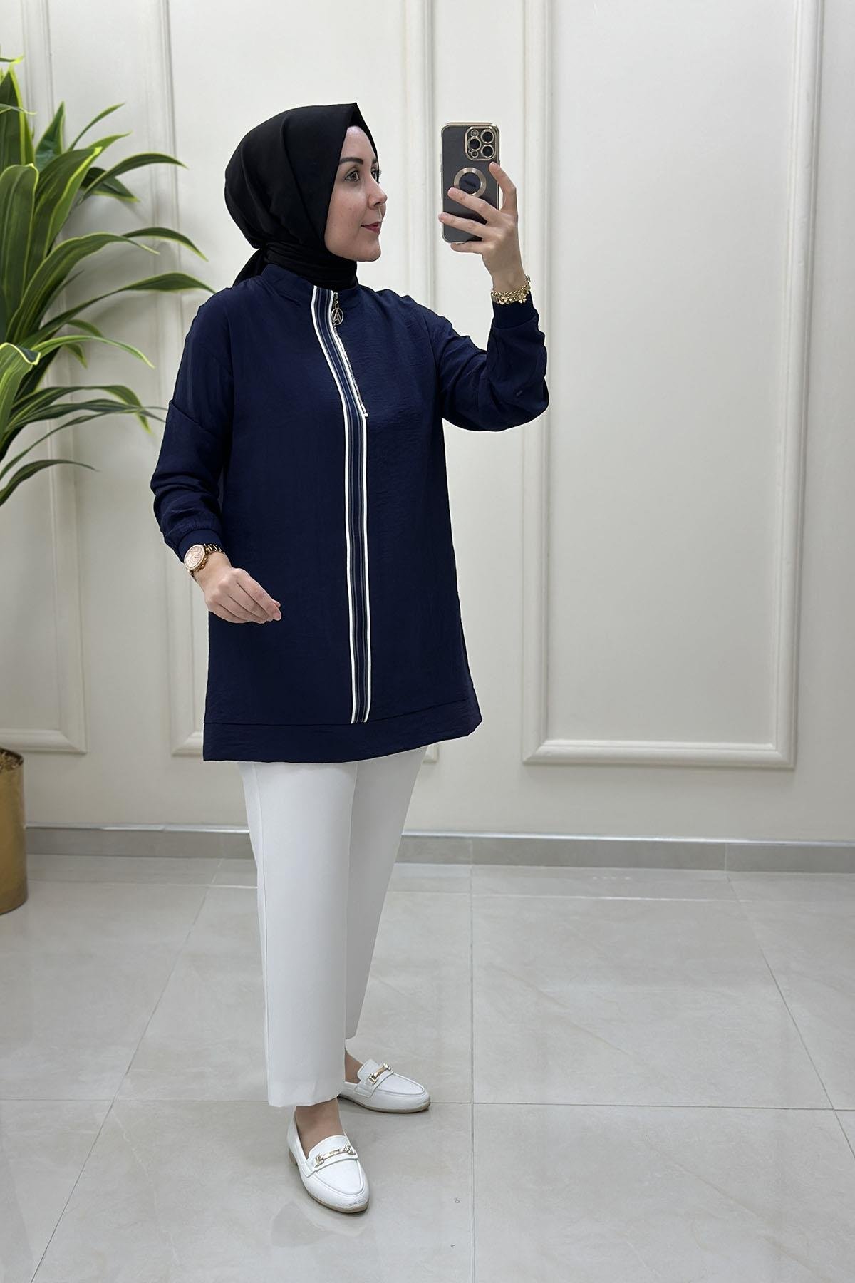 Tesettür Tunik ModelleriArmine Trend Önü Ribana ve Fermuar Detaylı Kadın Tunik Lacivert ARM 4139