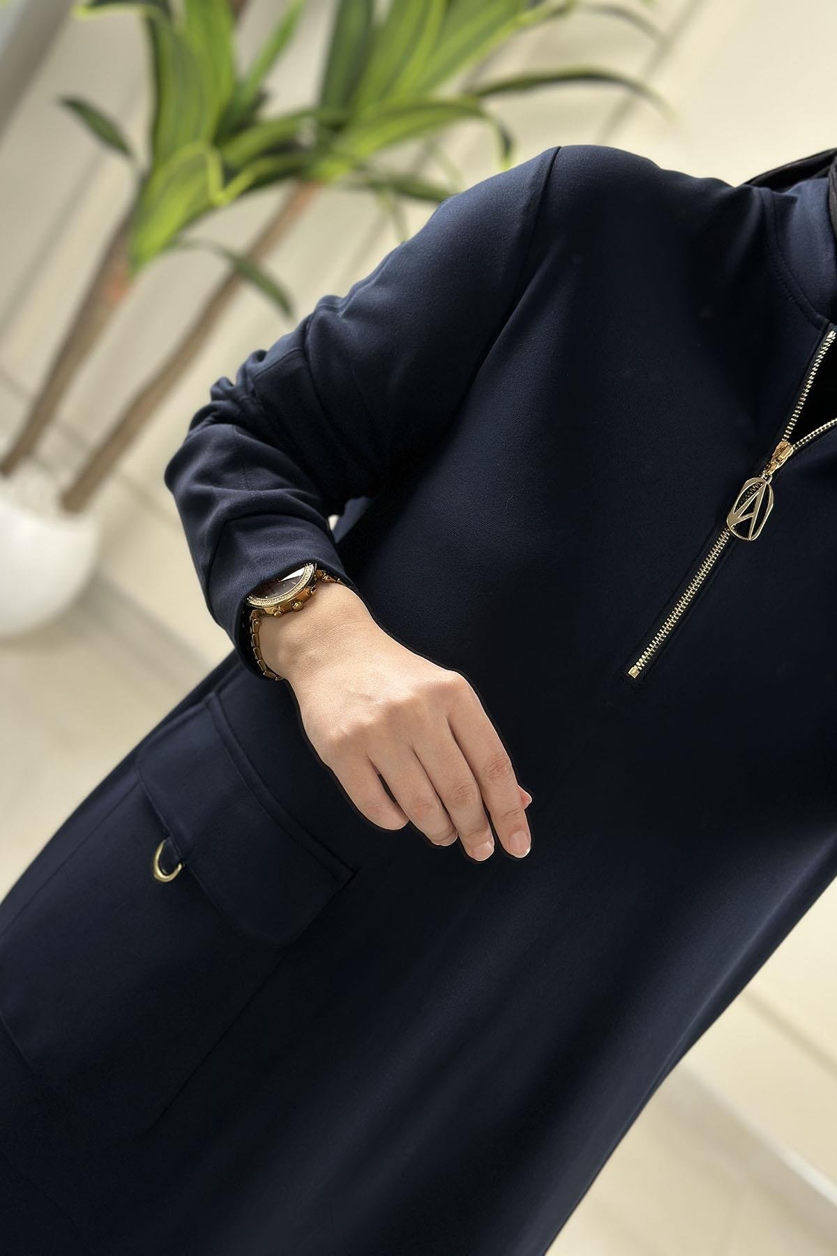 Tesettür Tunik ModelleriArmine Trend Önü Yarım Fermuarlı Cep Detaylı Kadın Modal Tunik Lacivert ARM 463