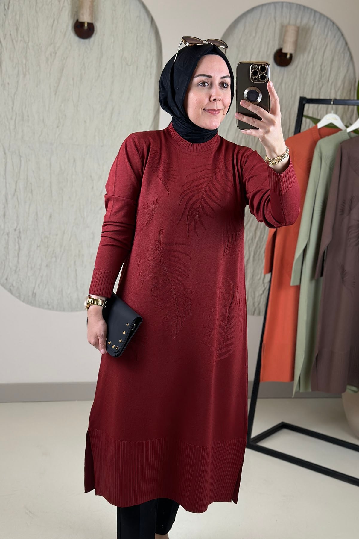 Tesettür Tunik ModelleriArmine Trend Önü Desenli Merserize Triko Kadın Tunik Bordo ARM 408