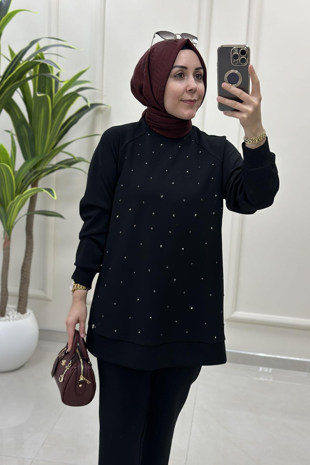 Tesettür Tunik ModelleriArmine Trend Reglan Kol Önü Serpme Taş Detaylı Kadın Tunik Siyah ARM 449