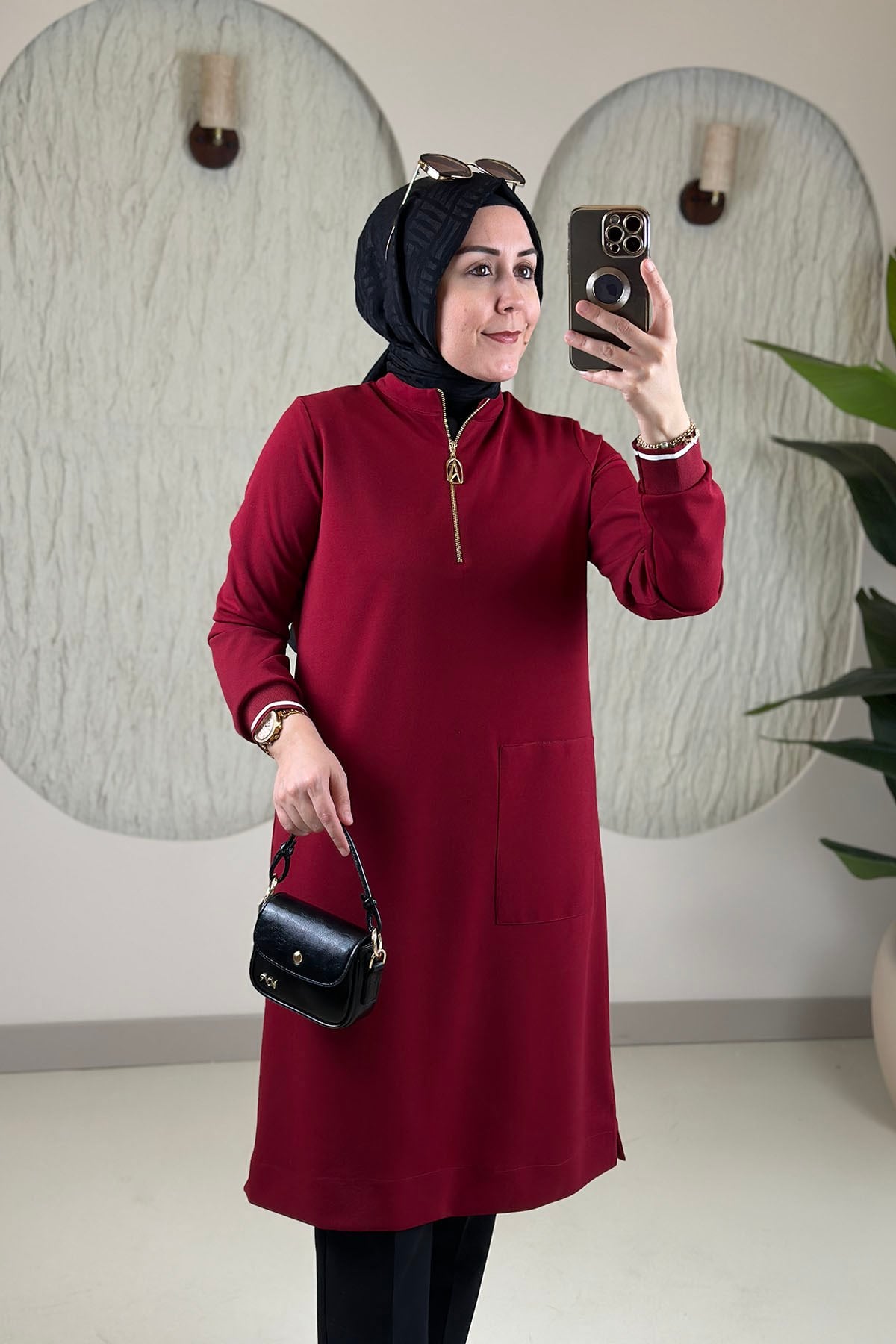 Tesettür Tunik ModelleriAvenna(Armine) Önü Fermuarlı Kol Ribanalı Kadın Tunik Bordo AVN 452