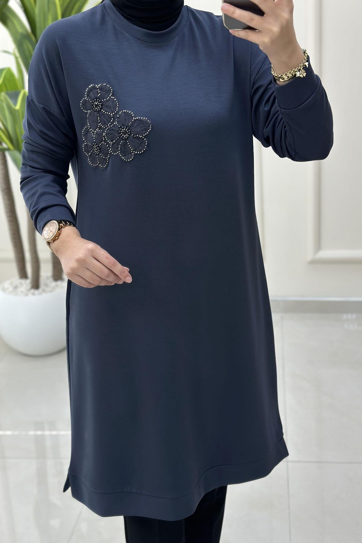 Tesettür Tunik ModelleriDüşük Omuz Çiçek Motif Detaylı Oysho Kadın Tunik Antrasit KADO 257336