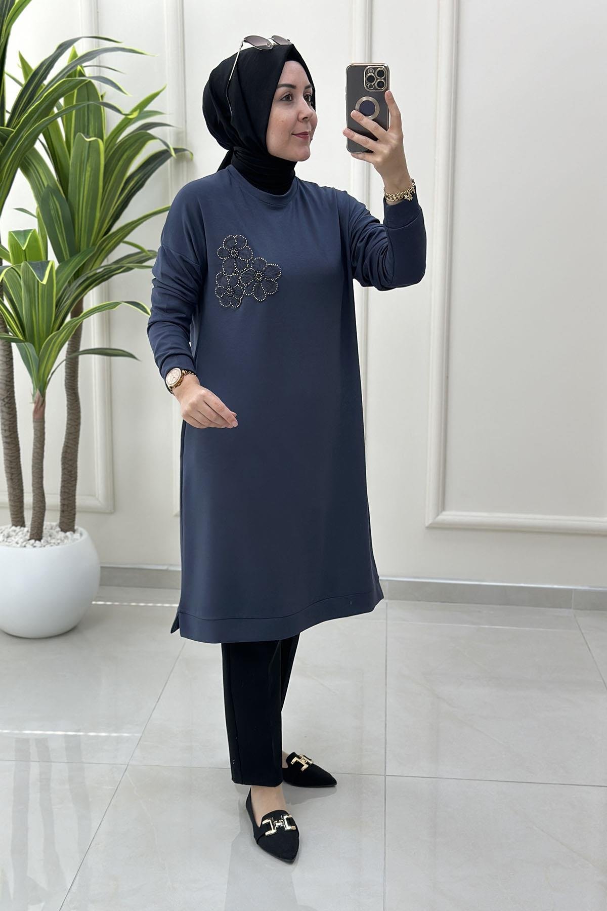 Tesettür Tunik ModelleriDüşük Omuz Çiçek Motif Detaylı Oysho Kadın Tunik Antrasit KADO 257336