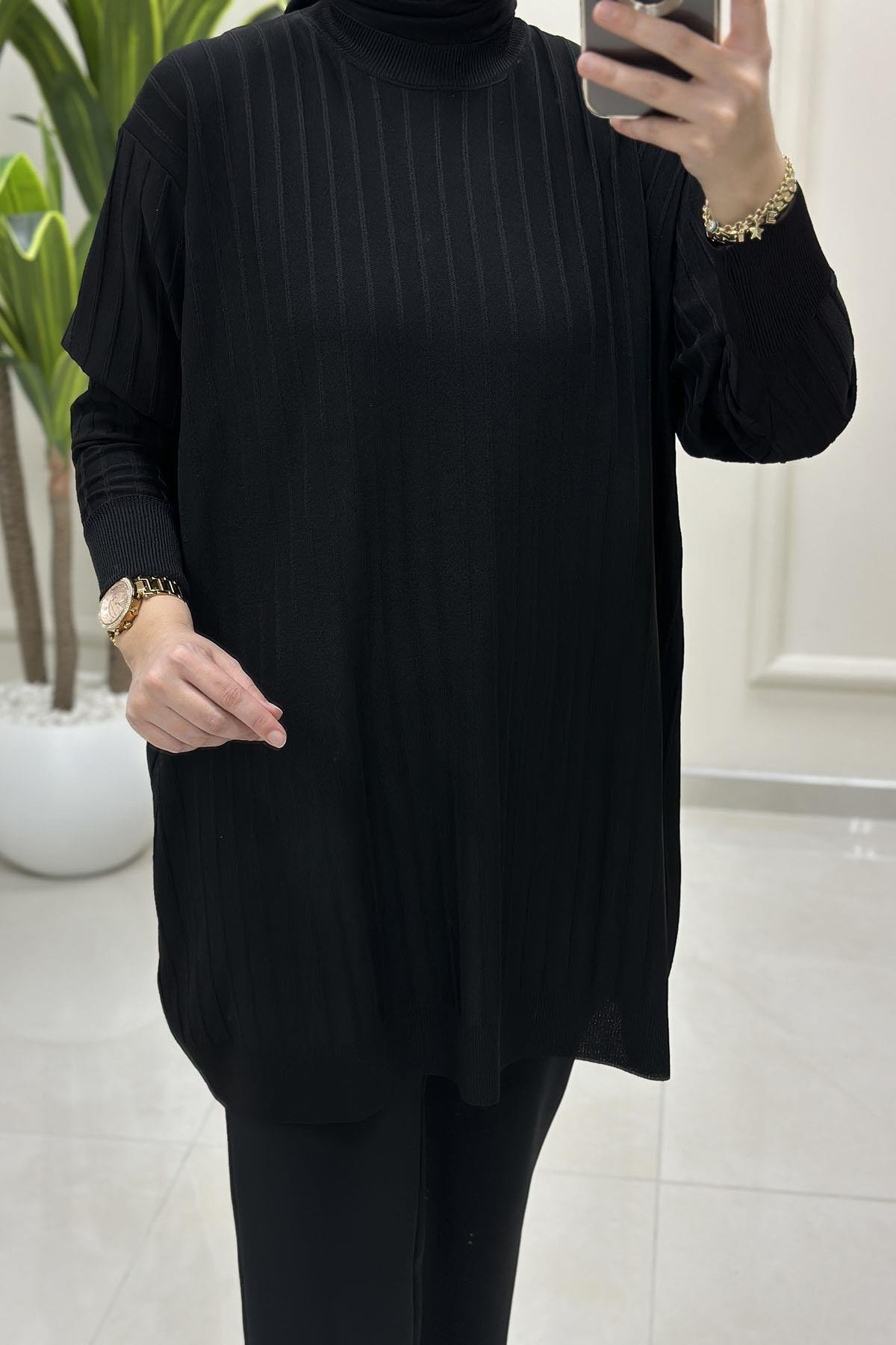 Tesettür Tunik ModelleriDüşük Omuz Fitilli Kadın Triko Tunik Siyah KADO 2725522